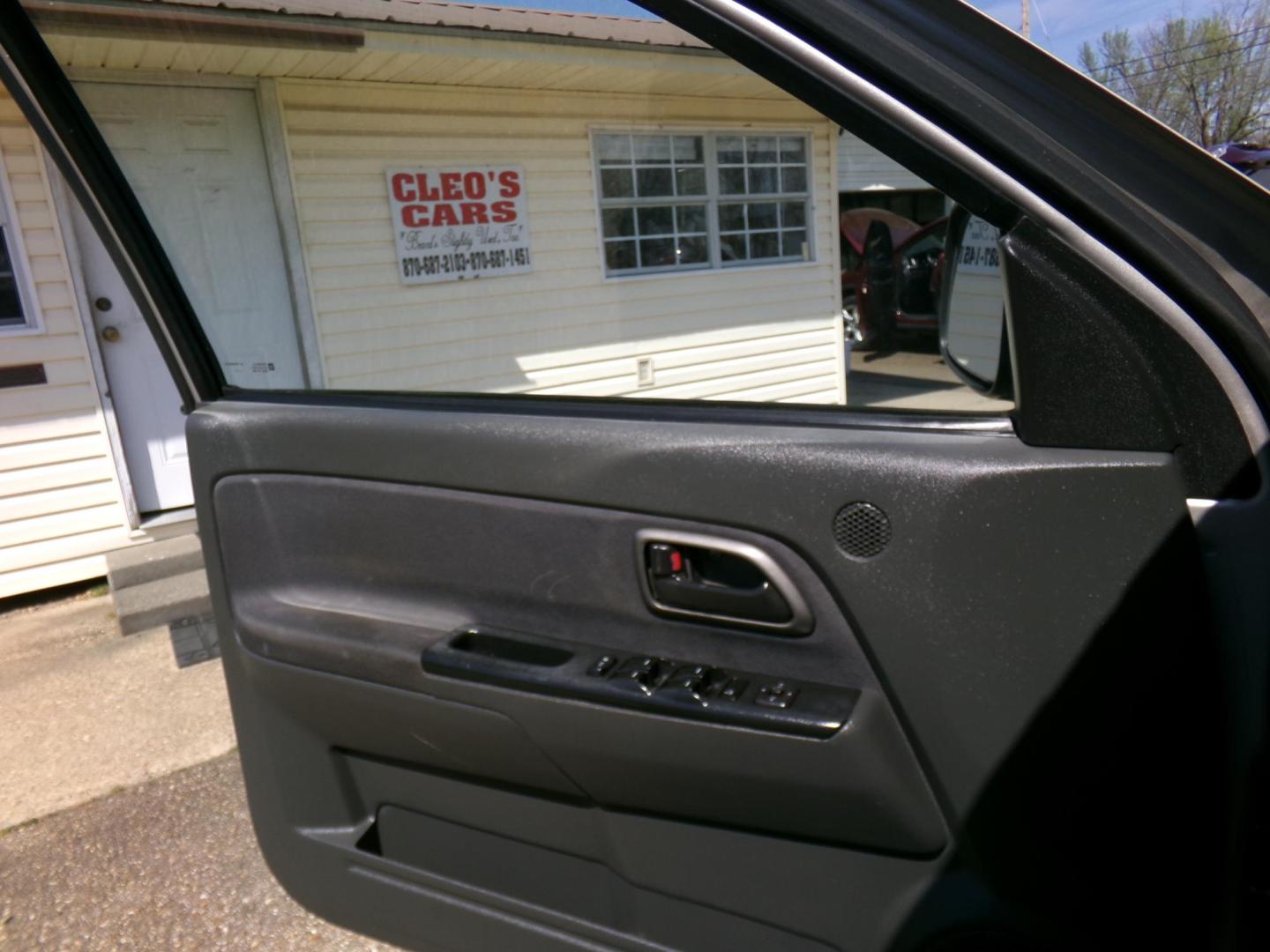 2005 Chevrolet Colorado LS Z71 Crew Cab 4WD w/1SE (1GCDT136X58) with an 3.5L L5 DOHC 20V engine, 4-Speed Automatic Overdrive transmission, located at 400 First NW, Bearden, AR, 71720, (870) 687-3414, 0.000000, 0.000000 - Photo#5