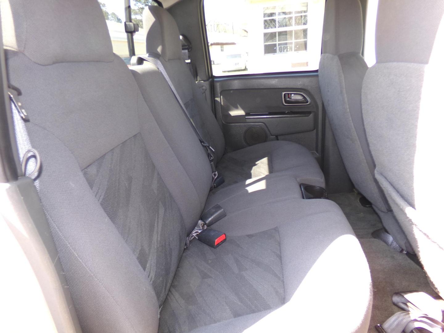 2005 Chevrolet Colorado LS Z71 Crew Cab 4WD w/1SE (1GCDT136X58) with an 3.5L L5 DOHC 20V engine, 4-Speed Automatic Overdrive transmission, located at 400 First NW, Bearden, AR, 71720, (870) 687-3414, 0.000000, 0.000000 - Photo#11