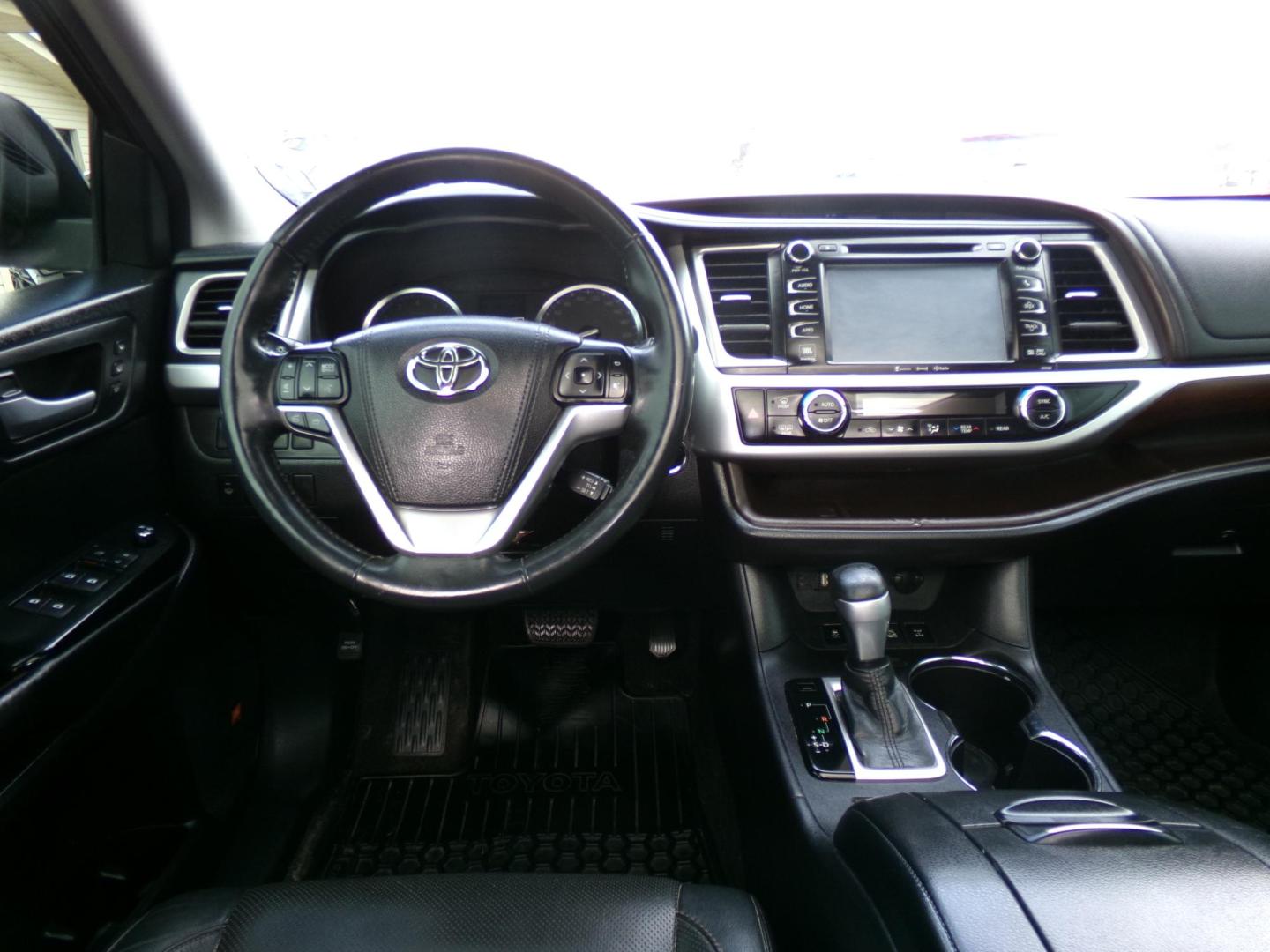2016 Ooh La La Rouge Mica /Black Toyota Highlander Limited AWD V6 (5TDDKRFH0GS) with an 3.5L V6 DOHC 24V engine, 6-speed automatic transmission, located at 400 First NW, Bearden, AR, 71720, (870) 687-3414, 0.000000, 0.000000 - Photo#25
