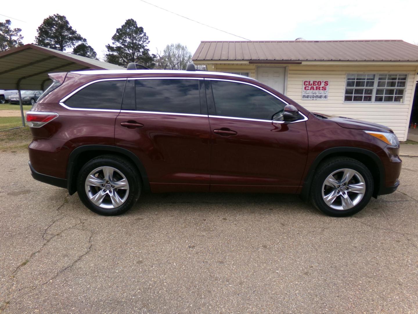 2016 Ooh La La Rouge Mica /Black Toyota Highlander Limited AWD V6 (5TDDKRFH0GS) with an 3.5L V6 DOHC 24V engine, 6-speed automatic transmission, located at 400 First NW, Bearden, AR, 71720, (870) 687-3414, 0.000000, 0.000000 - Photo#27