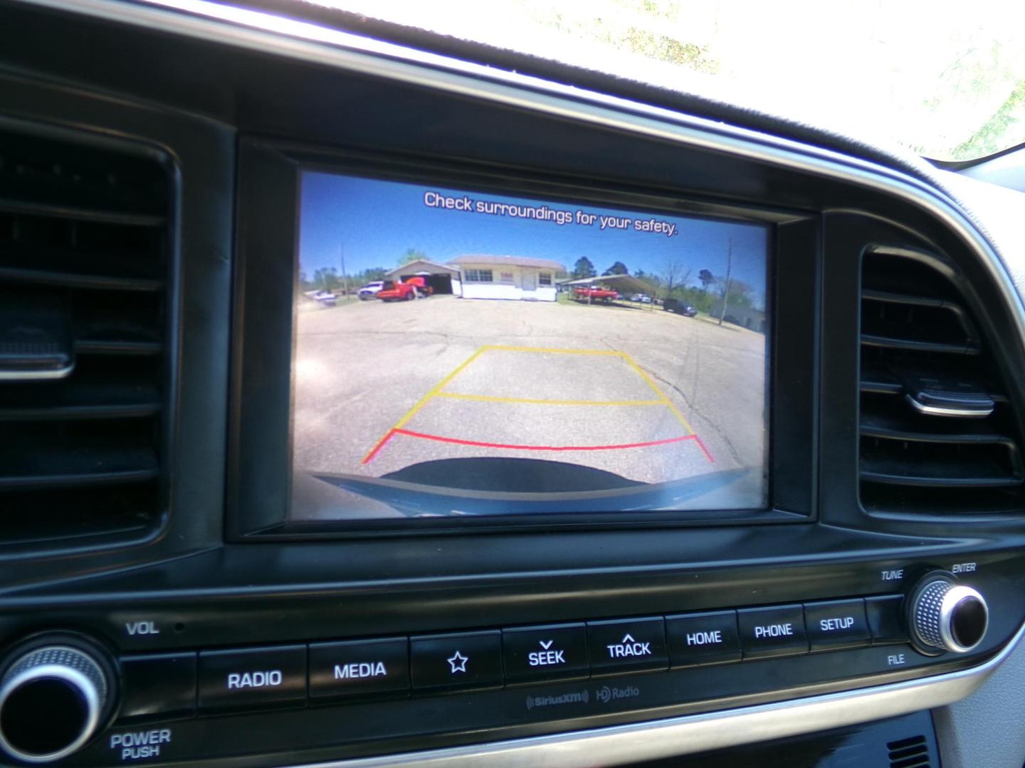 2020 Machine Gray /Gray Hyundai Elantra Limited (5NPD84LF3LH) with an 1.8L L4 DOHC 16V engine, 6-speed automatic transmission, located at 400 First NW, Bearden, AR, 71720, (870) 687-3414, 0.000000, 0.000000 - Photo#10