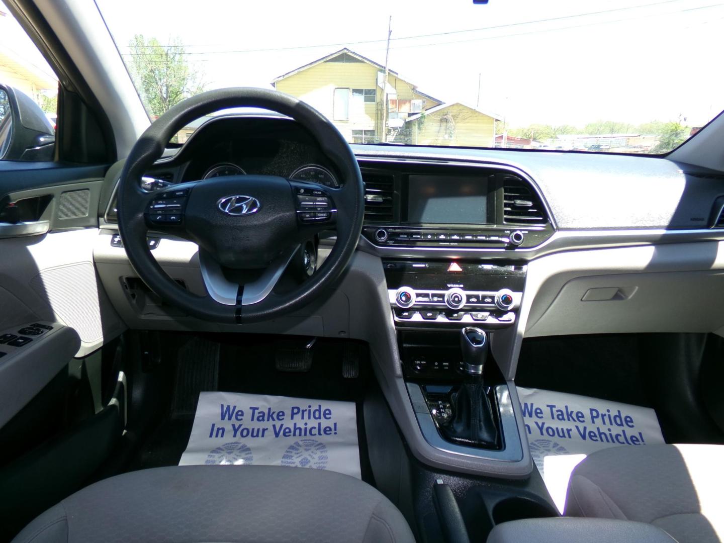 2020 Machine Gray /Gray Hyundai Elantra Limited (5NPD84LF3LH) with an 1.8L L4 DOHC 16V engine, 6-speed automatic transmission, located at 400 First NW, Bearden, AR, 71720, (870) 687-3414, 0.000000, 0.000000 - Photo#19