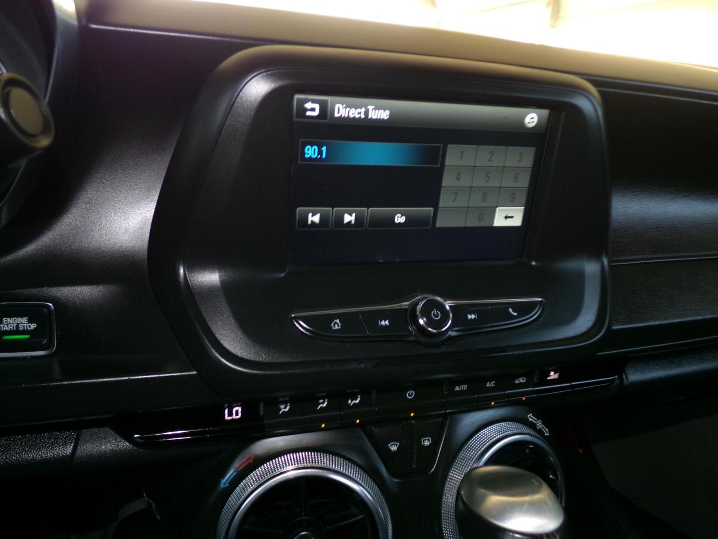 2018 Pull Me Over Red /Gray Chevrolet Camaro 1LT Coupe (1G1FB1RS2J0) with an 3.6L V6 DOHC 24V engine, 6-speed automatic transmission, located at 400 First NW, Bearden, AR, 71720, (870) 687-3414, 0.000000, 0.000000 - Photo#10