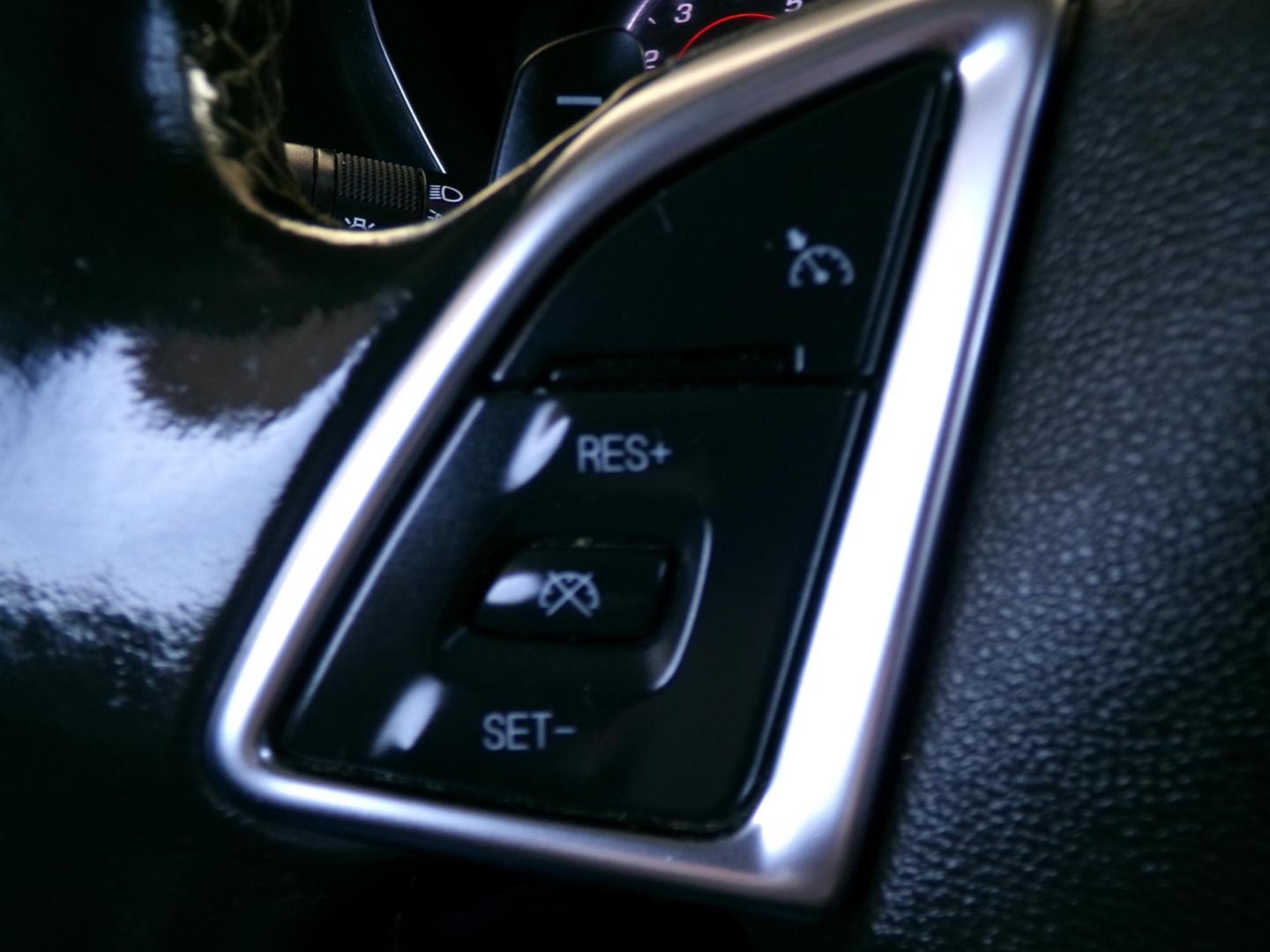 2018 Pull Me Over Red /Gray Chevrolet Camaro 1LT Coupe (1G1FB1RS2J0) with an 3.6L V6 DOHC 24V engine, 6-speed automatic transmission, located at 400 First NW, Bearden, AR, 71720, (870) 687-3414, 0.000000, 0.000000 - Photo#16