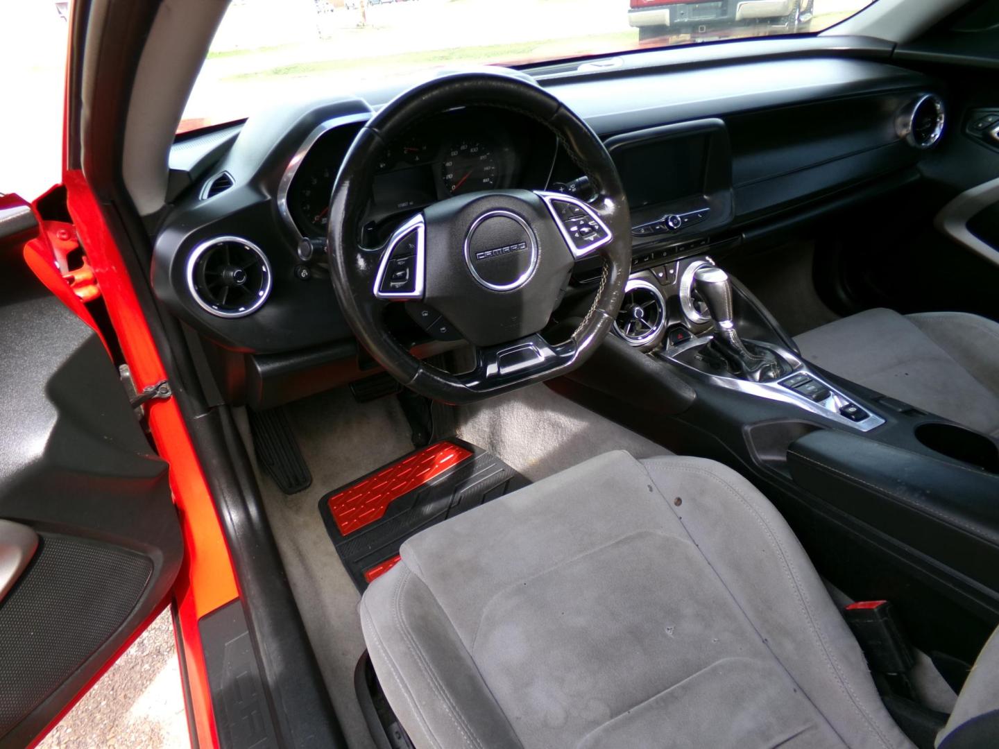 2018 Pull Me Over Red /Gray Chevrolet Camaro 1LT Coupe (1G1FB1RS2J0) with an 3.6L V6 DOHC 24V engine, 6-speed automatic transmission, located at 400 First NW, Bearden, AR, 71720, (870) 687-3414, 0.000000, 0.000000 - Photo#21