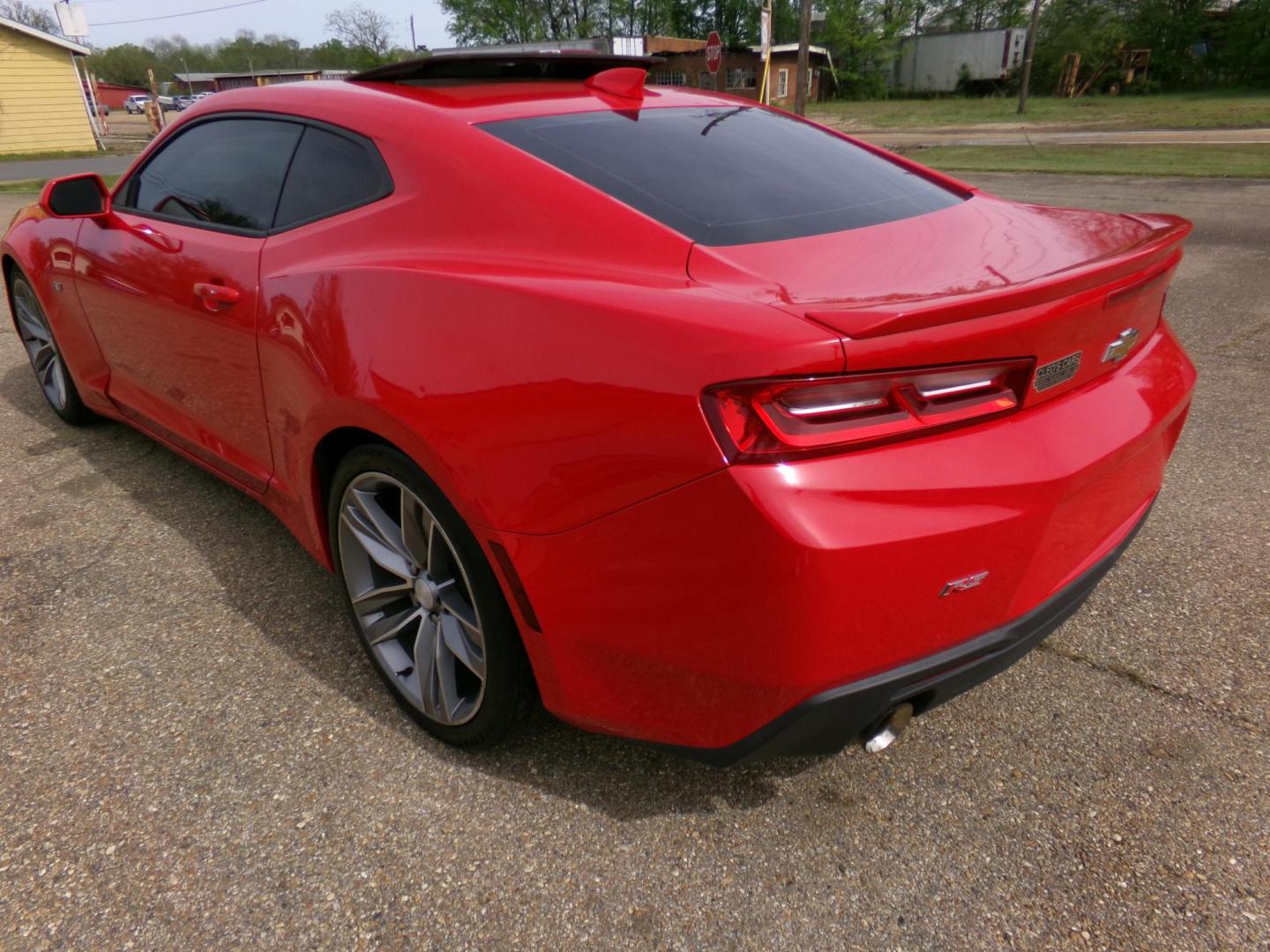 2018 Pull Me Over Red /Gray Chevrolet Camaro 1LT Coupe (1G1FB1RS2J0) with an 3.6L V6 DOHC 24V engine, 6-speed automatic transmission, located at 400 First NW, Bearden, AR, 71720, (870) 687-3414, 0.000000, 0.000000 - Photo#23