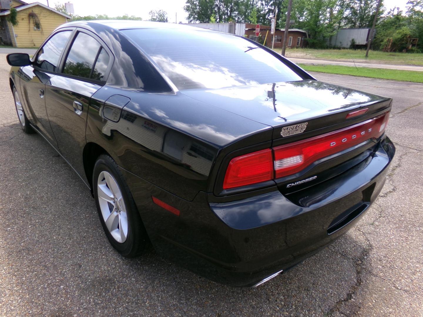 2014 Black /Black Dodge Charger SE (2C3CDXBG2EH) with an 3.6L V6 DOHC 24V engine, 5-Speed Automatic transmission, located at 400 First NW, Bearden, AR, 71720, (870) 687-3414, 0.000000, 0.000000 - Photo#2