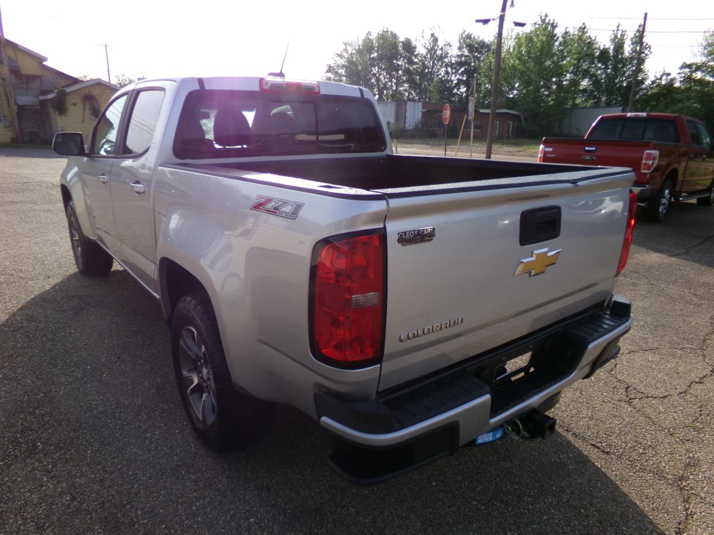 2016 Silver /Black Chevrolet Colorado Z71 Crew Cab 4WD Long Box (1GCGTDE39G1) with an 3.6L V6 DOHC 24V GAS engine, 6-speed automatic transmission, located at 400 First NW, Bearden, AR, 71720, (870) 687-3414, 0.000000, 0.000000 - Photo#2