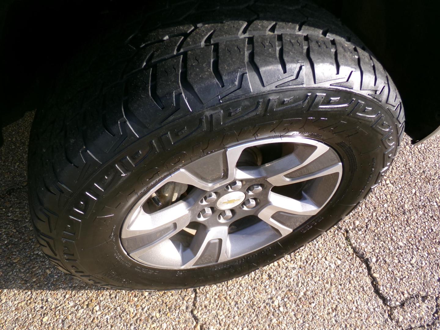 2016 Silver /Black Chevrolet Colorado Z71 Crew Cab 4WD Long Box (1GCGTDE39G1) with an 3.6L V6 DOHC 24V GAS engine, 6-speed automatic transmission, located at 400 First NW, Bearden, AR, 71720, (870) 687-3414, 0.000000, 0.000000 - Photo#6