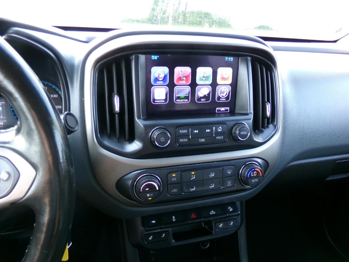 2016 Silver /Black Chevrolet Colorado Z71 Crew Cab 4WD Long Box (1GCGTDE39G1) with an 3.6L V6 DOHC 24V GAS engine, 6-speed automatic transmission, located at 400 First NW, Bearden, AR, 71720, (870) 687-3414, 0.000000, 0.000000 - Photo#12