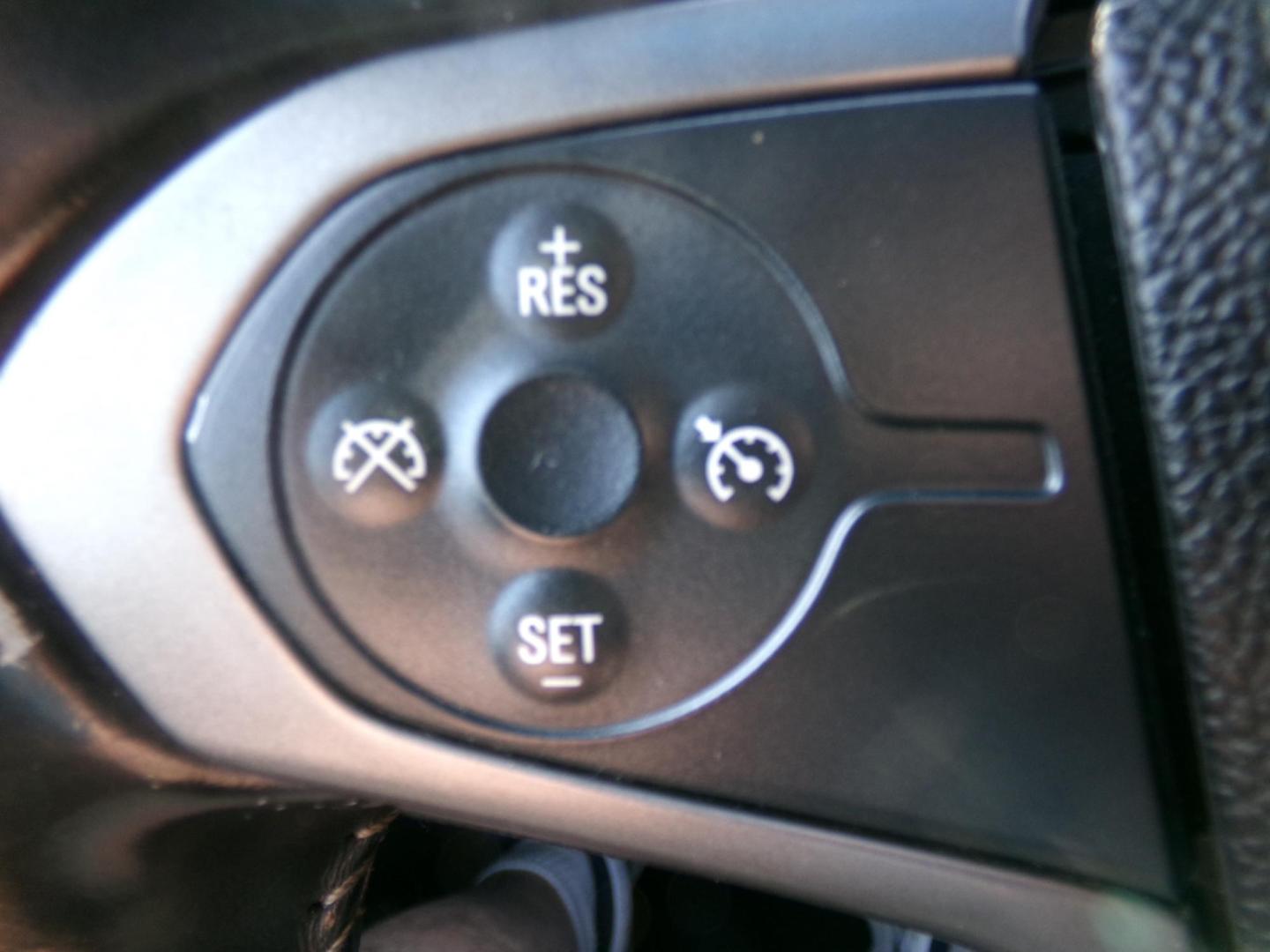 2016 Silver /Black Chevrolet Colorado Z71 Crew Cab 4WD Long Box (1GCGTDE39G1) with an 3.6L V6 DOHC 24V GAS engine, 6-speed automatic transmission, located at 400 First NW, Bearden, AR, 71720, (870) 687-3414, 0.000000, 0.000000 - Photo#17