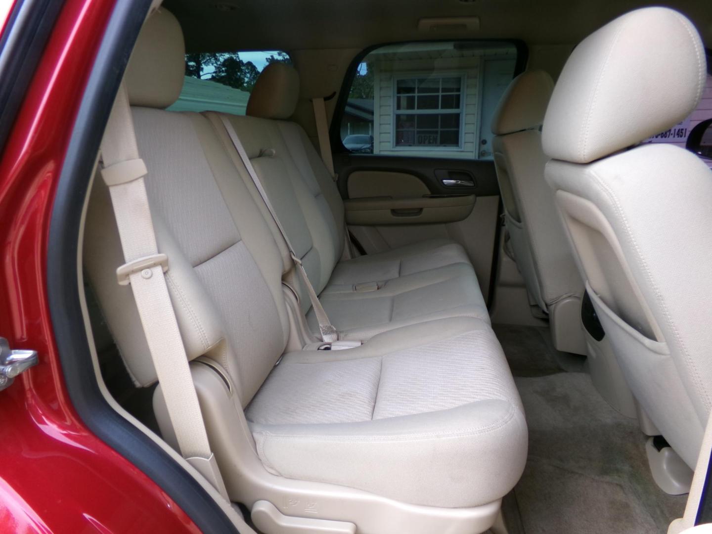 2014 Crystal Claret Tintcoat /Tan GMC Yukon SLE 2WD (1GKS1AE05ER) with an 5.3L V8 OHV 16V FFV engine, 6-Speed Automatic transmission, located at 400 First NW, Bearden, AR, 71720, (870) 687-3414, 0.000000, 0.000000 - Photo#15