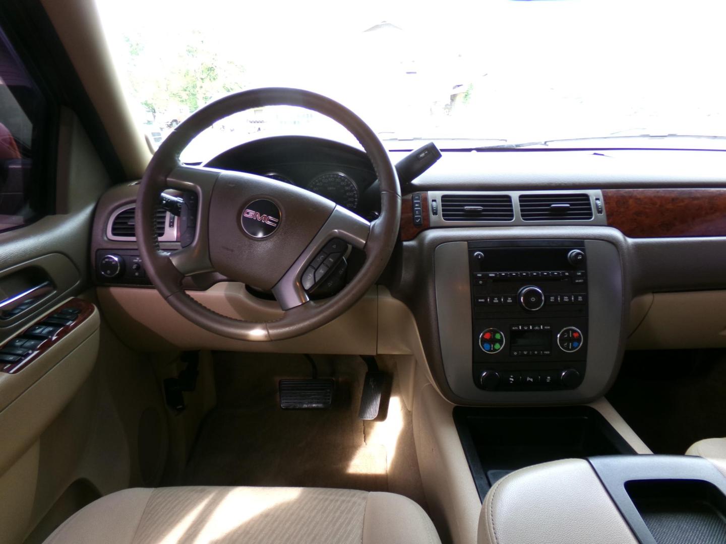 2014 Crystal Claret Tintcoat /Tan GMC Yukon SLE 2WD (1GKS1AE05ER) with an 5.3L V8 OHV 16V FFV engine, 6-Speed Automatic transmission, located at 400 First NW, Bearden, AR, 71720, (870) 687-3414, 0.000000, 0.000000 - Photo#19