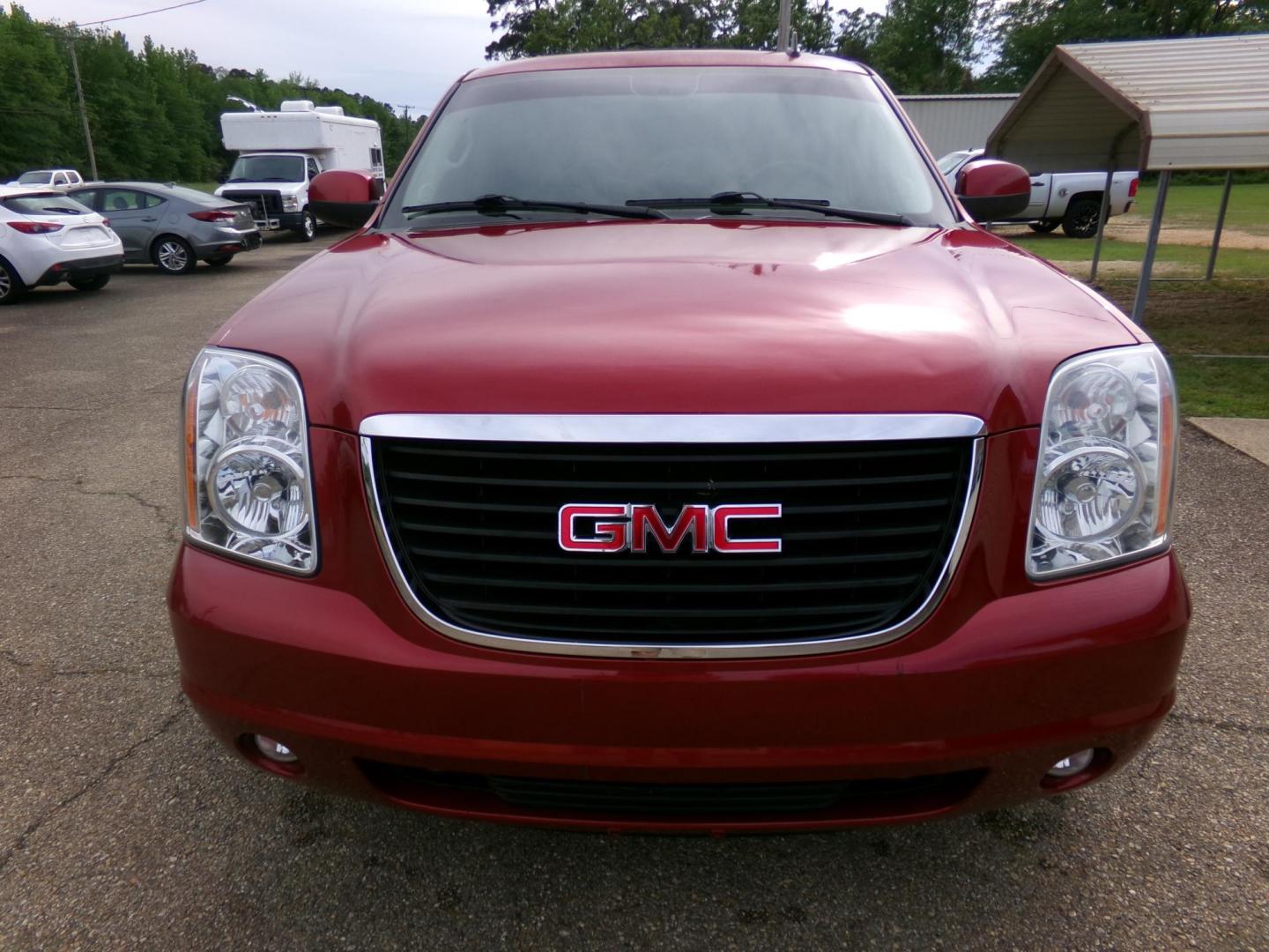 2014 Crystal Claret Tintcoat /Tan GMC Yukon SLE 2WD (1GKS1AE05ER) with an 5.3L V8 OHV 16V FFV engine, 6-Speed Automatic transmission, located at 400 First NW, Bearden, AR, 71720, (870) 687-3414, 0.000000, 0.000000 - Photo#22