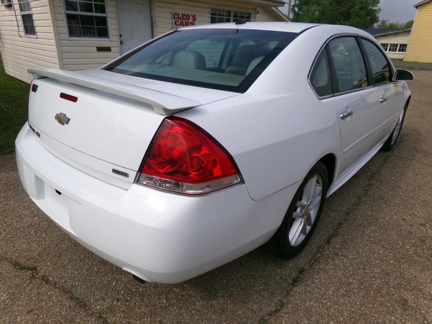 2016 Olympic White /Tan Chevrolet Impala Limited LTZ (2G1WC5E37G1) with an 3.6L V6 DOHC 16V FFV engine, 6-speed automatic transmission, located at 400 First NW, Bearden, AR, 71720, (870) 687-3414, 0.000000, 0.000000 - Photo#2