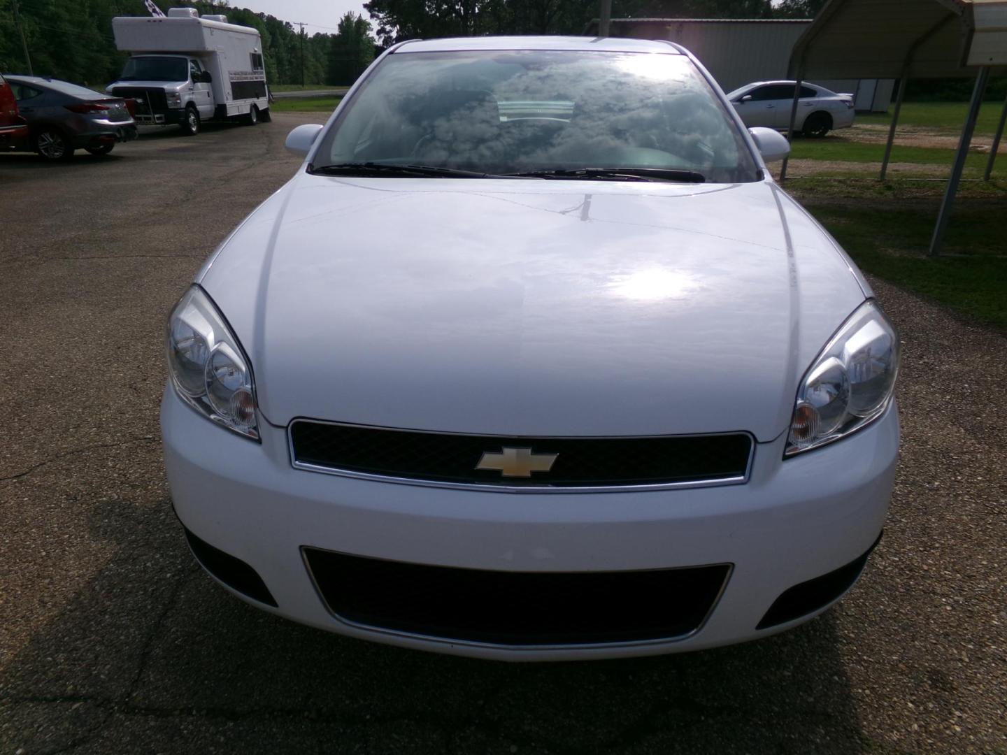 2016 Olympic White /Tan Chevrolet Impala Limited LTZ (2G1WC5E37G1) with an 3.6L V6 DOHC 16V FFV engine, 6-speed automatic transmission, located at 400 First NW, Bearden, AR, 71720, (870) 687-3414, 0.000000, 0.000000 - Photo#17