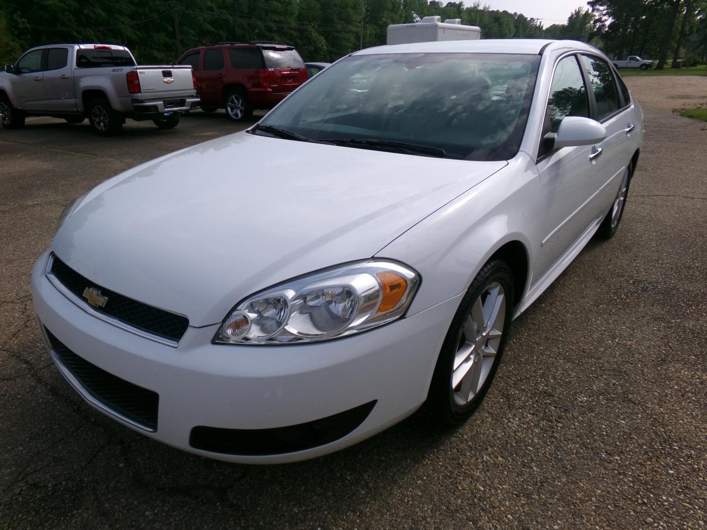 2016 Olympic White /Tan Chevrolet Impala Limited LTZ (2G1WC5E37G1) with an 3.6L V6 DOHC 16V FFV engine, 6-speed automatic transmission, located at 400 First NW, Bearden, AR, 71720, (870) 687-3414, 0.000000, 0.000000 - Photo#18