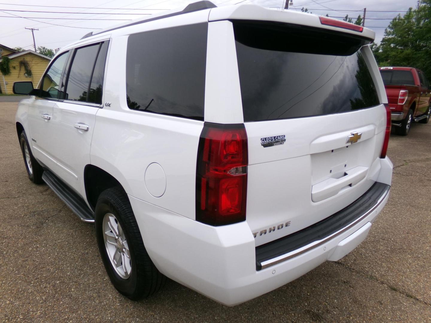 2016 White /Tan Chevrolet Tahoe LTZ 4WD (1GNSKCKC4GR) with an 5.3L V8 OHV 16V engine, 6-speed automatic transmission, located at 400 First NW, Bearden, AR, 71720, (870) 687-3414, 0.000000, 0.000000 - Photo#2