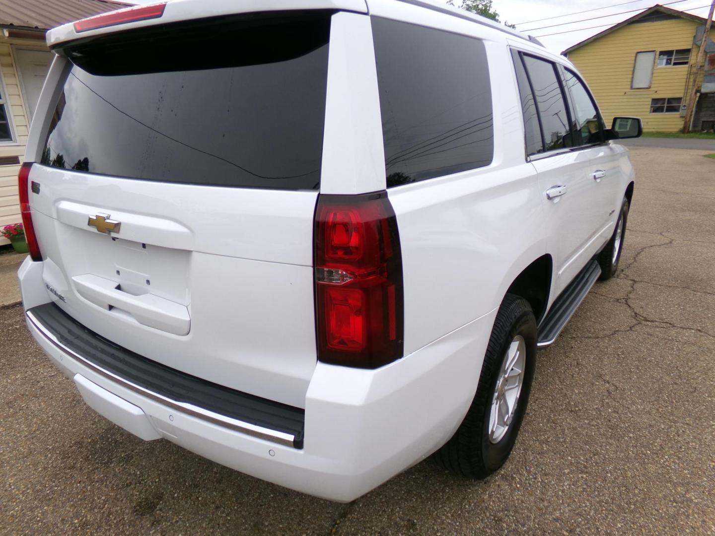 2016 White /Tan Chevrolet Tahoe LTZ 4WD (1GNSKCKC4GR) with an 5.3L V8 OHV 16V engine, 6-speed automatic transmission, located at 400 First NW, Bearden, AR, 71720, (870) 687-3414, 0.000000, 0.000000 - Photo#29