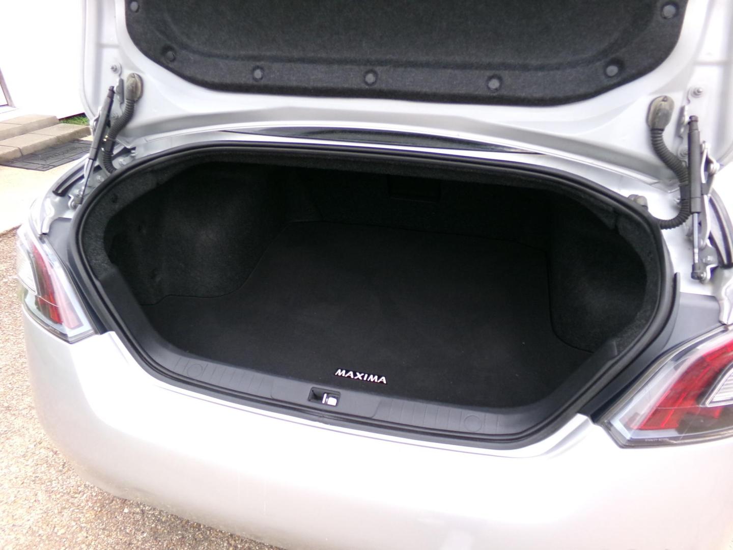 2014 Silver /Black Nissan Maxima SV (1N4AA5AP3EC) with an 3.5L V6 DOHC 24V engine, Continuously Variable Transmission transmission, located at 400 First NW, Bearden, AR, 71720, (870) 687-3414, 0.000000, 0.000000 - Photo#3