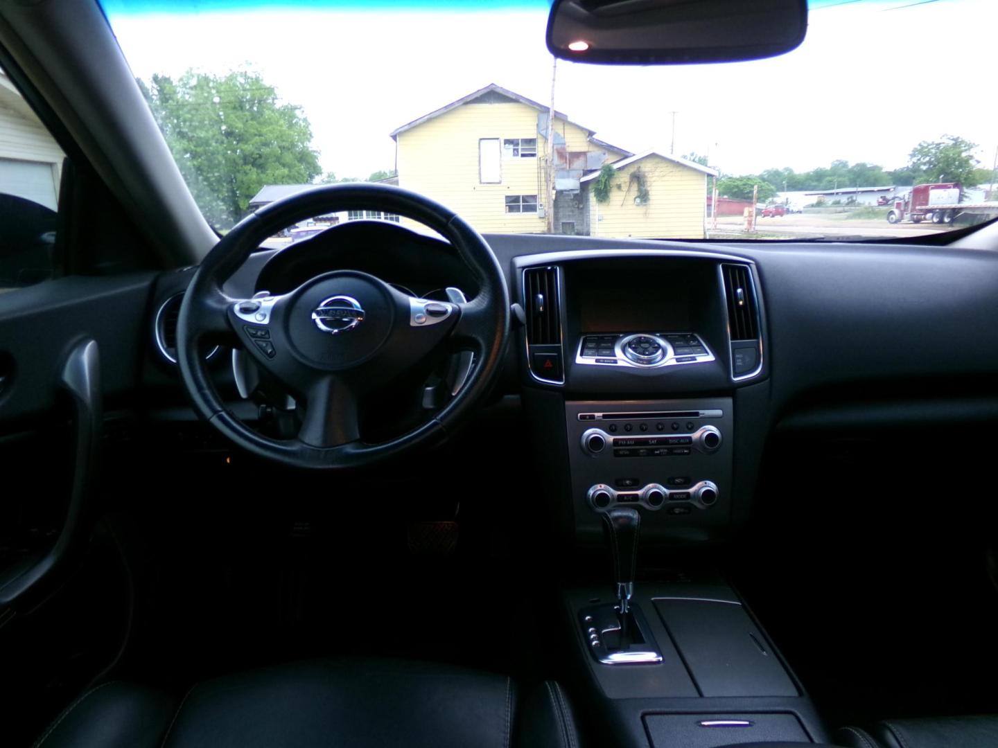 2014 Silver /Black Nissan Maxima SV (1N4AA5AP3EC) with an 3.5L V6 DOHC 24V engine, Continuously Variable Transmission transmission, located at 400 First NW, Bearden, AR, 71720, (870) 687-3414, 0.000000, 0.000000 - Photo#24