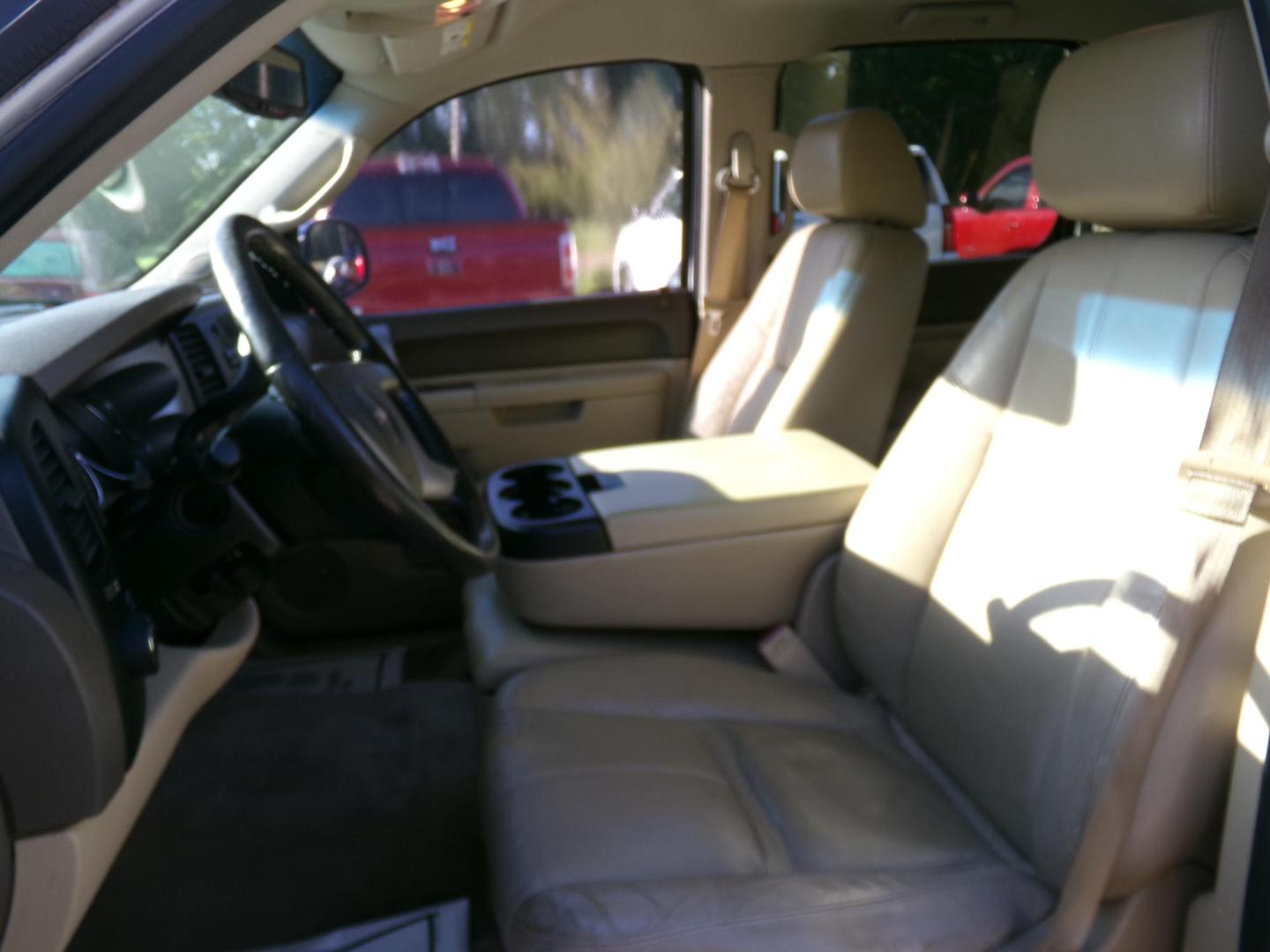2013 White Diamond Pearl /Tan GMC Sierra 1500 SLE Crew Cab 2WD (3GTP1VE0XDG) with an 5.3L V8 OHV 16V FFV engine, 6-Speed Automatic transmission, located at 400 First NW, Bearden, AR, 71720, (870) 687-3414, 0.000000, 0.000000 - Photo#8