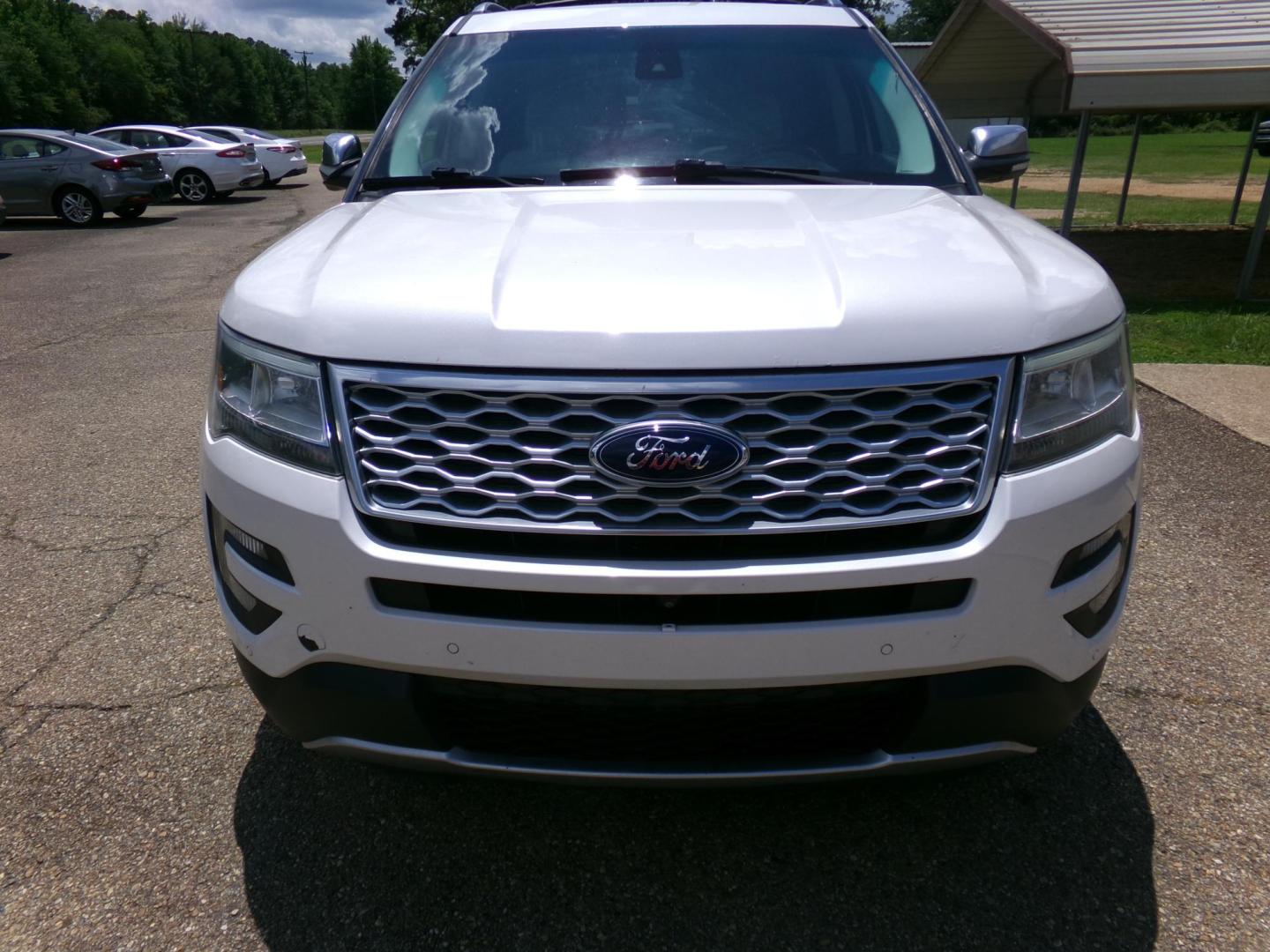 2016 White Ford Explorer Platinum AWD (1FM5K8HT9GG) with an 3.5L V6 DOHC 24V engine, 6-Speed Automatic transmission, located at 400 First NW, Bearden, AR, 71720, (870) 687-3414, 0.000000, 0.000000 - Photo#28