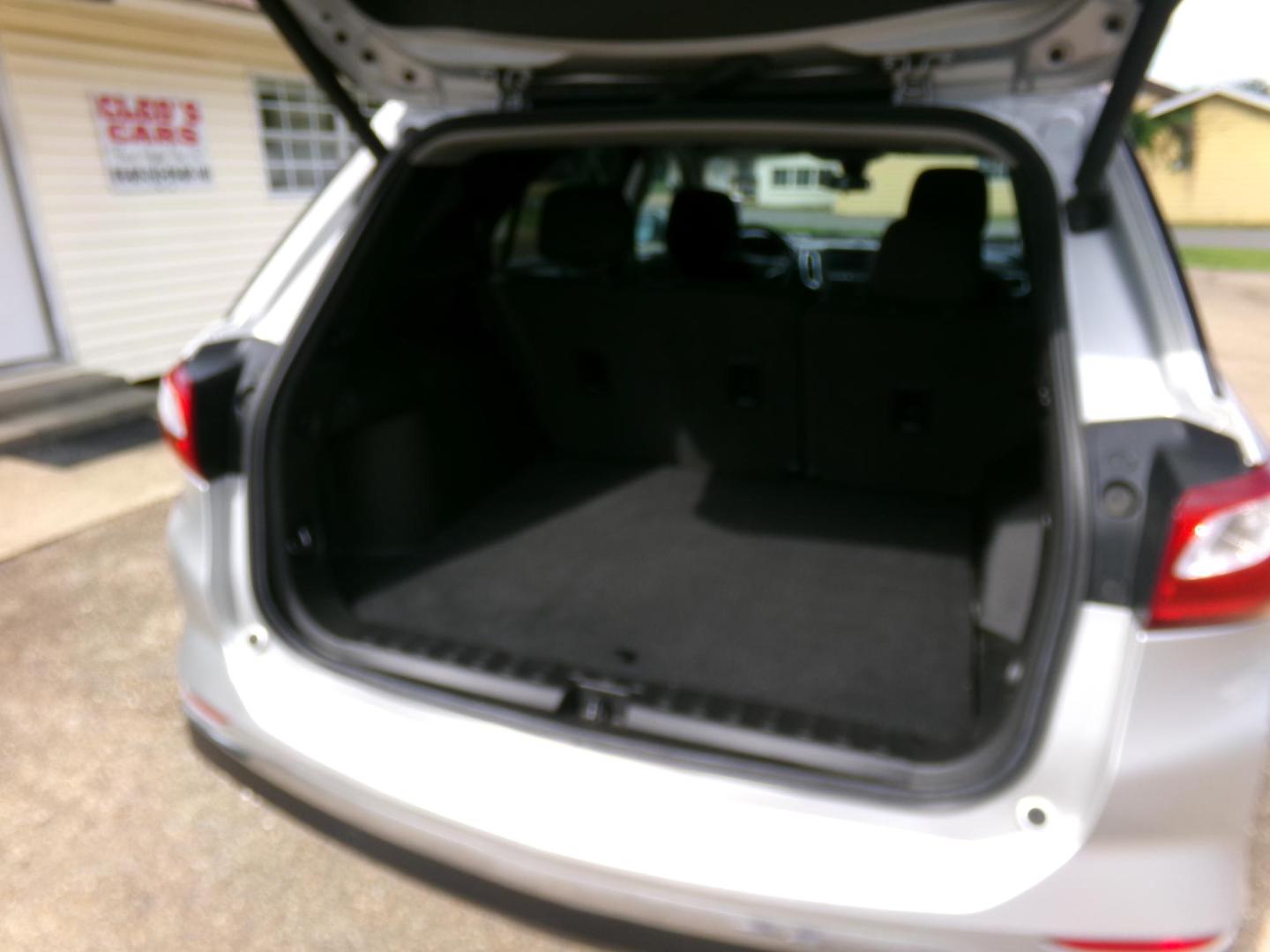 2021 Silver /Black Chevrolet Equinox LT 2WD (2GNAXJEV3M6) with an 1.5L L4 DIR DOHC 16V TURBO engine, 6-speed automatic transmission, located at 400 First NW, Bearden, AR, 71720, (870) 687-3414, 0.000000, 0.000000 - Photo#2