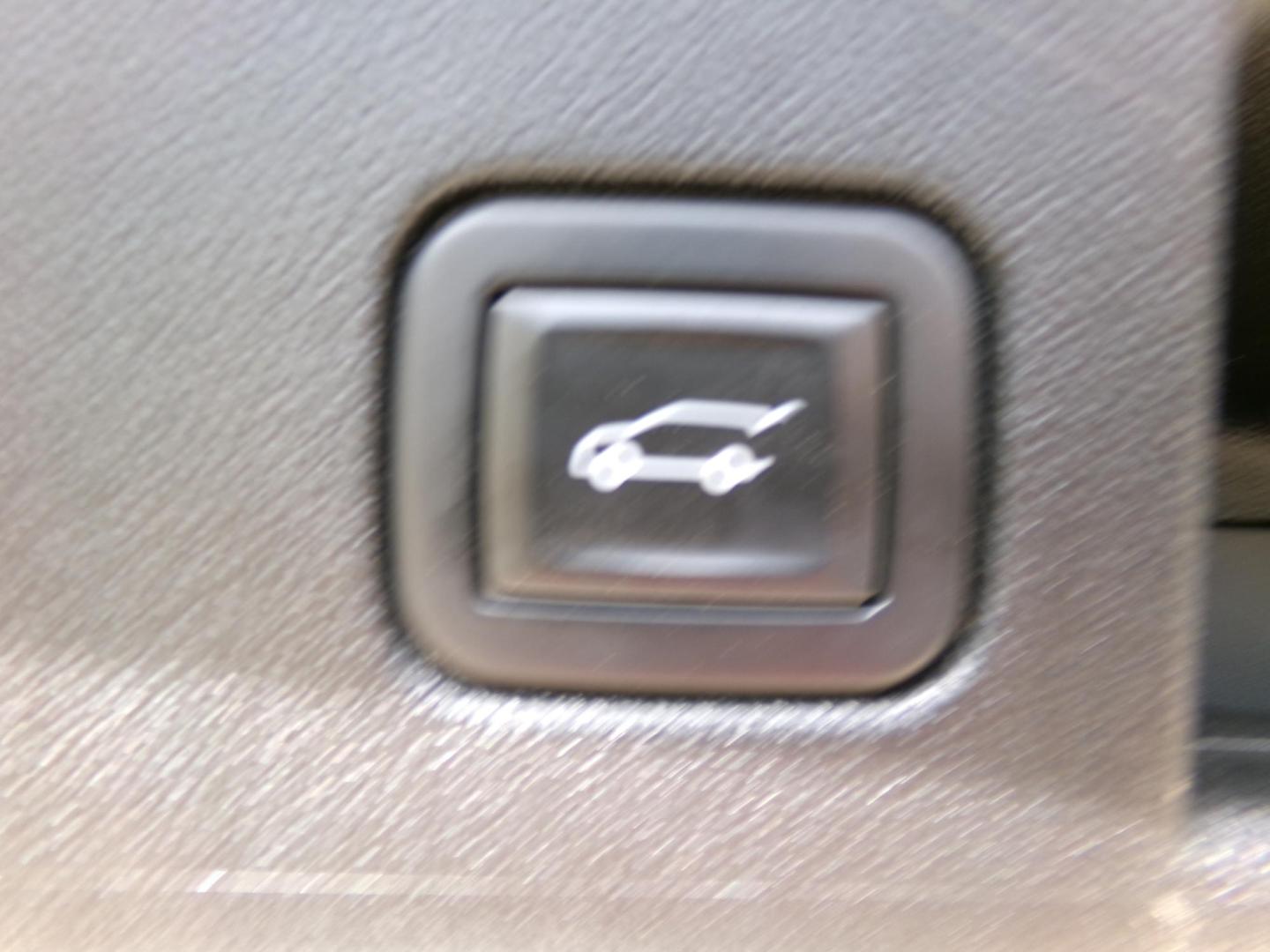 2021 Silver /Black Chevrolet Equinox LT 2WD (2GNAXJEV3M6) with an 1.5L L4 DIR DOHC 16V TURBO engine, 6-speed automatic transmission, located at 400 First NW, Bearden, AR, 71720, (870) 687-3414, 0.000000, 0.000000 - Photo#3