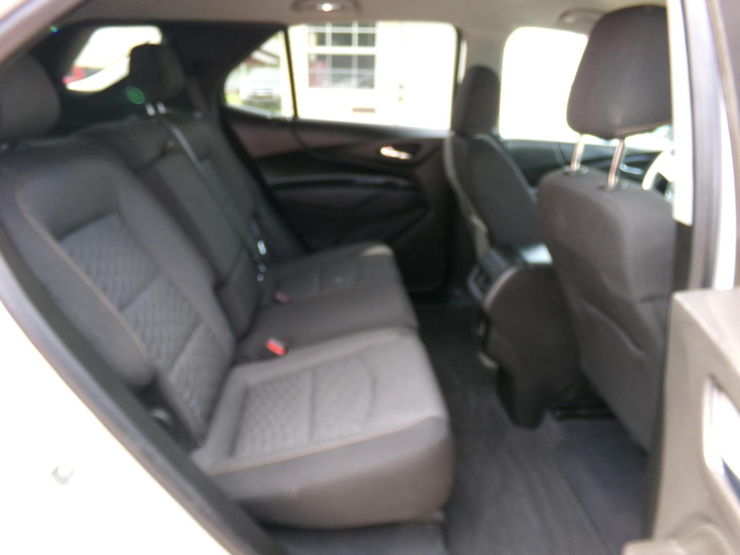 2021 Silver /Black Chevrolet Equinox LT 2WD (2GNAXJEV3M6) with an 1.5L L4 DIR DOHC 16V TURBO engine, 6-speed automatic transmission, located at 400 First NW, Bearden, AR, 71720, (870) 687-3414, 0.000000, 0.000000 - Photo#17