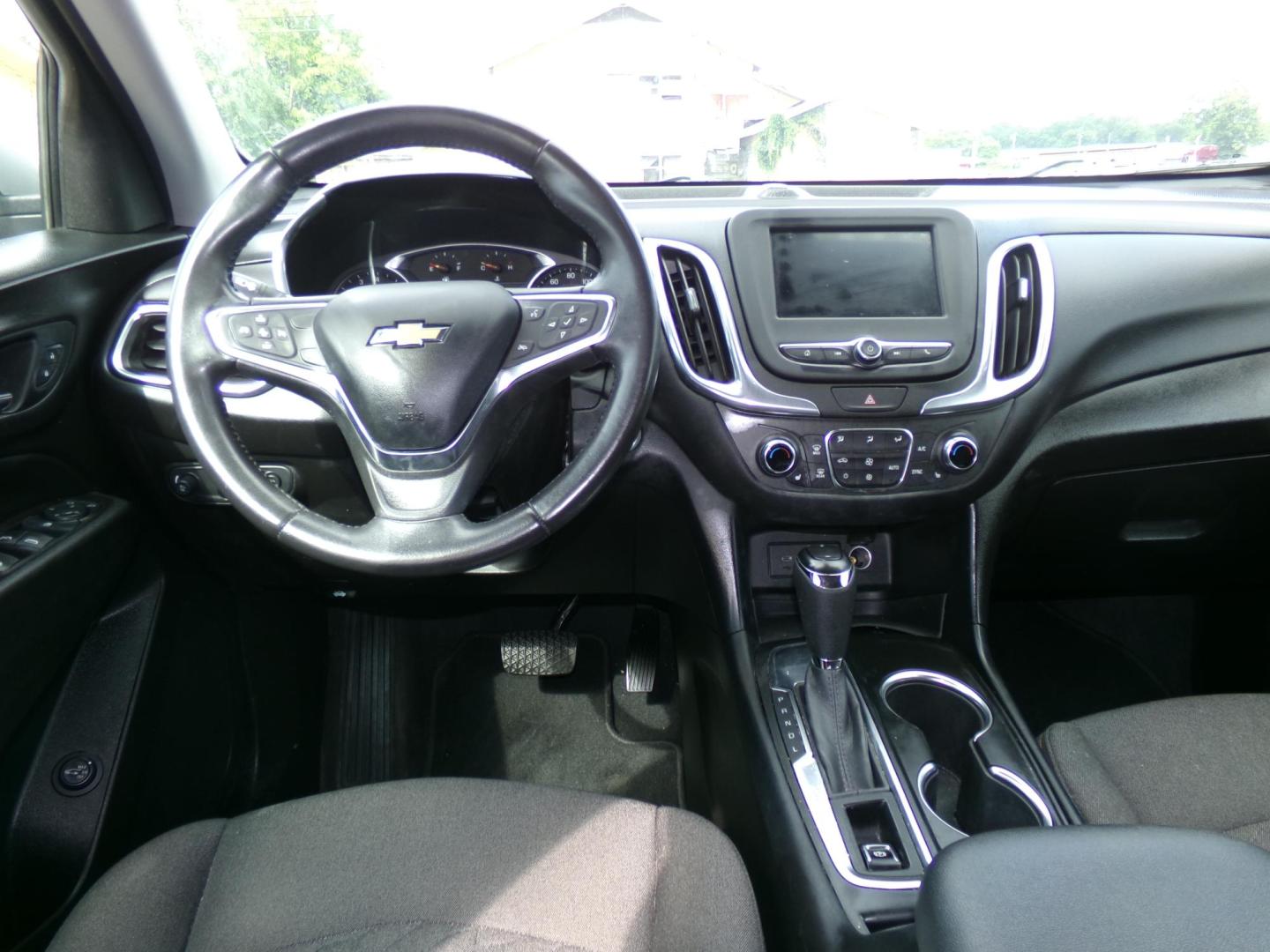 2021 Silver /Black Chevrolet Equinox LT 2WD (2GNAXJEV3M6) with an 1.5L L4 DIR DOHC 16V TURBO engine, 6-speed automatic transmission, located at 400 First NW, Bearden, AR, 71720, (870) 687-3414, 0.000000, 0.000000 - Photo#19