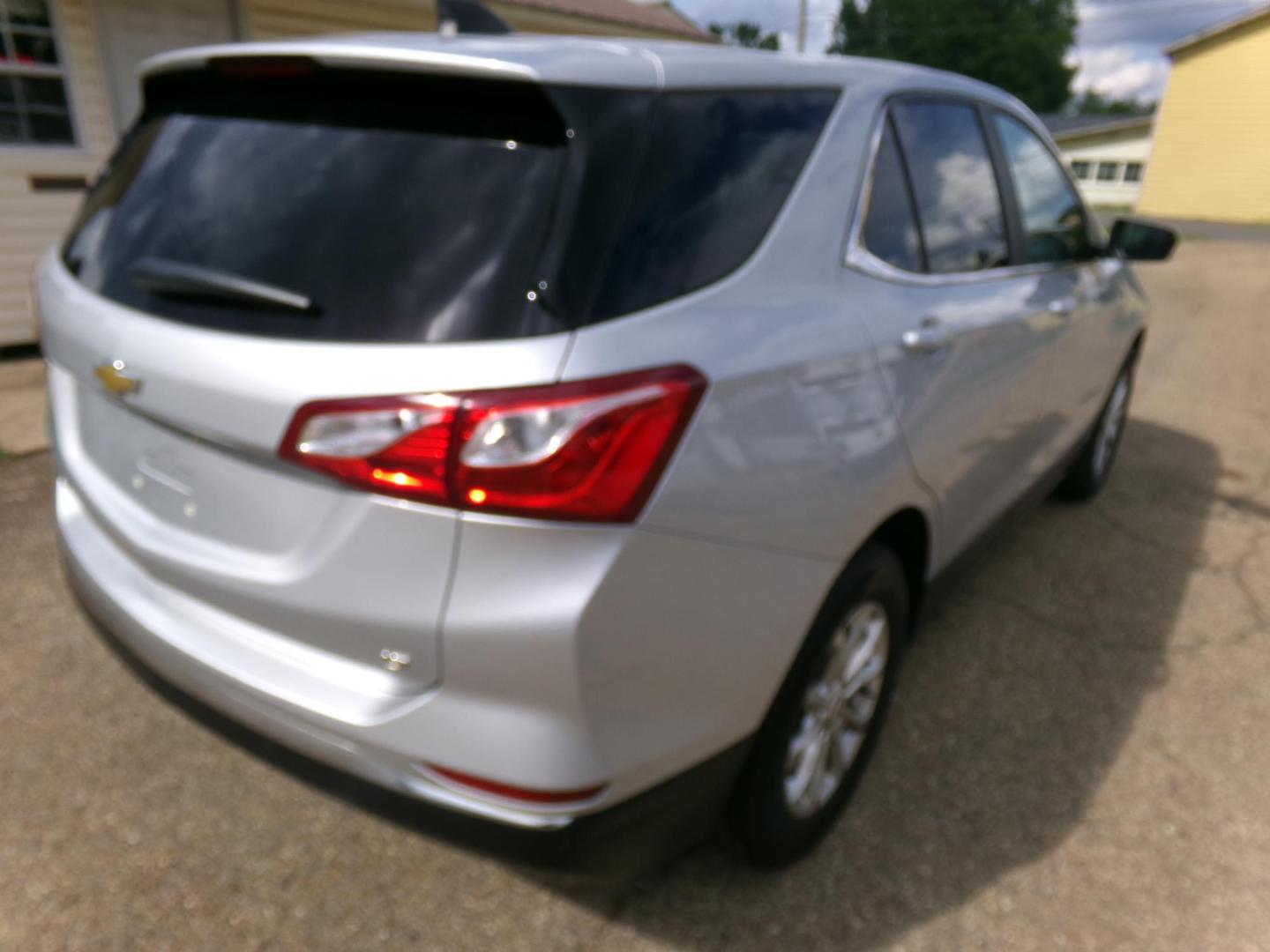 2021 Silver /Black Chevrolet Equinox LT 2WD (2GNAXJEV3M6) with an 1.5L L4 DIR DOHC 16V TURBO engine, 6-speed automatic transmission, located at 400 First NW, Bearden, AR, 71720, (870) 687-3414, 0.000000, 0.000000 - Photo#20