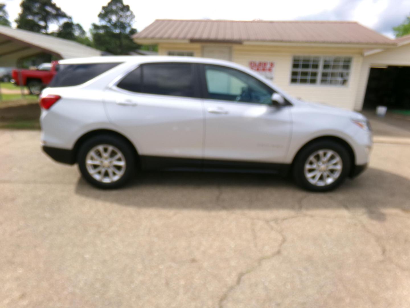 2021 Silver /Black Chevrolet Equinox LT 2WD (2GNAXJEV3M6) with an 1.5L L4 DIR DOHC 16V TURBO engine, 6-speed automatic transmission, located at 400 First NW, Bearden, AR, 71720, (870) 687-3414, 0.000000, 0.000000 - Photo#21