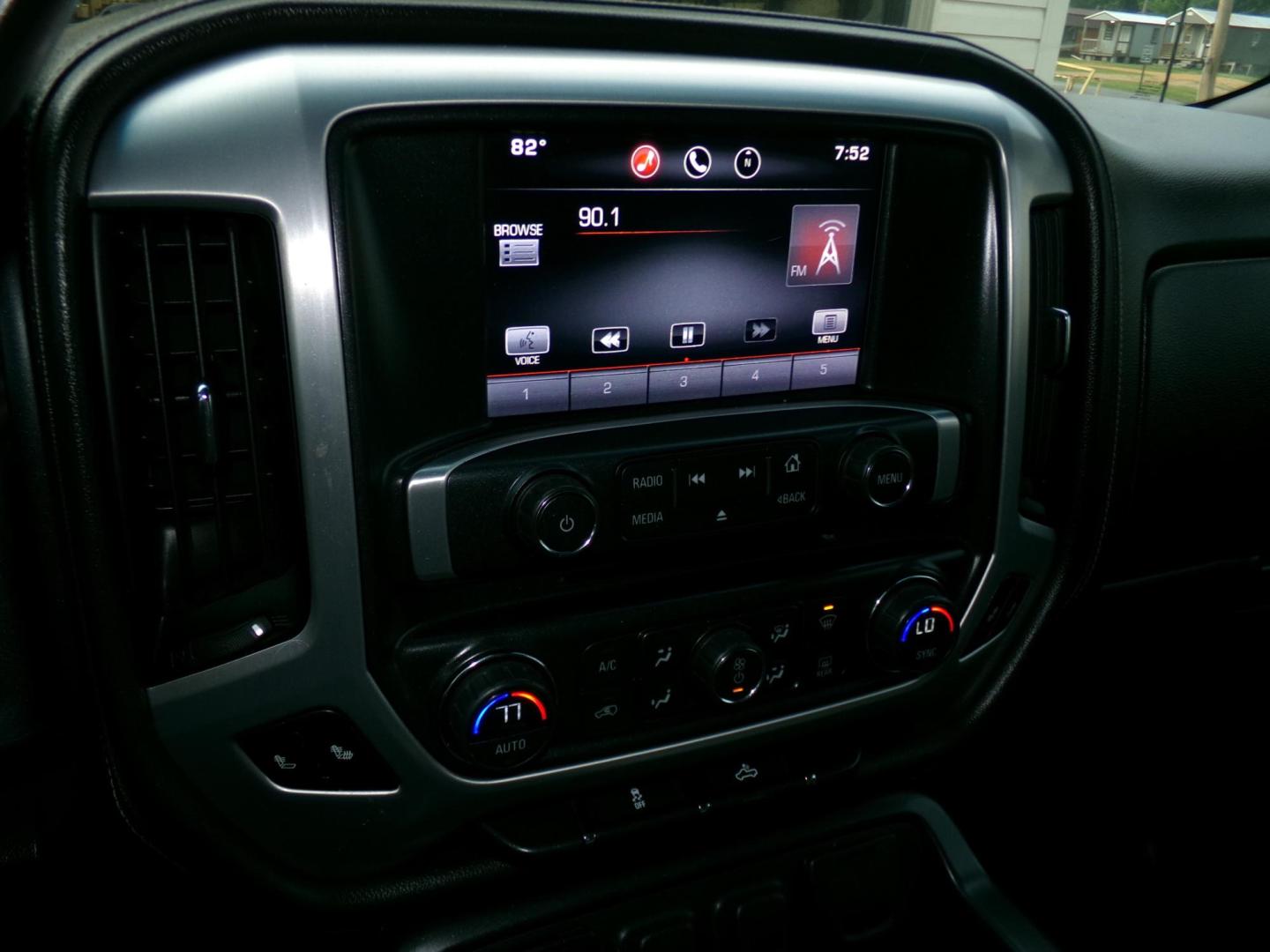 2015 White /Gray GMC Sierra 1500 SLE Crew Cab Long Box 2WD (3GTP1UEC1FG) with an 5.3L V8 OHV 16V engine, 6-Speed Automatic transmission, located at 400 First NW, Bearden, AR, 71720, (870) 687-3414, 0.000000, 0.000000- Photo#12