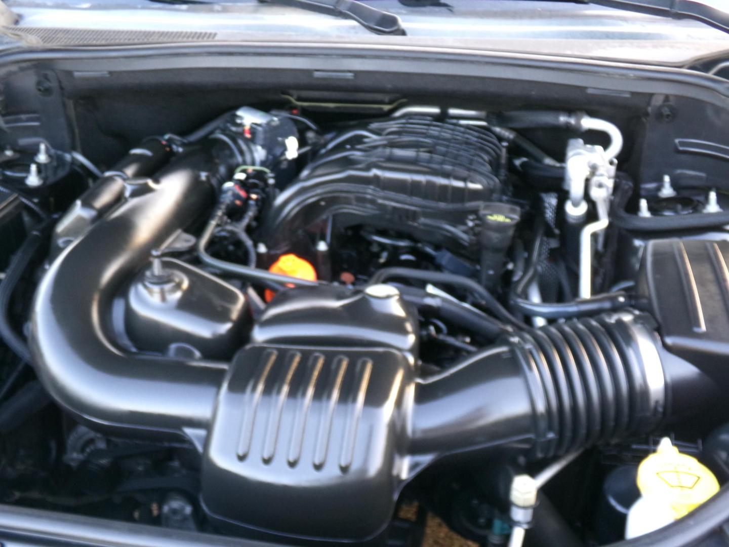2015 Brilliant Black Pearl /Charcoal Dodge Durango SXT (1C4RDHAG3FC) with an 3.6L V6 DOHC 24V engine, 8-Speed Automatic transmission, located at 400 First NW, Bearden, AR, 71720, (870) 687-3414, 0.000000, 0.000000 - Photo#8
