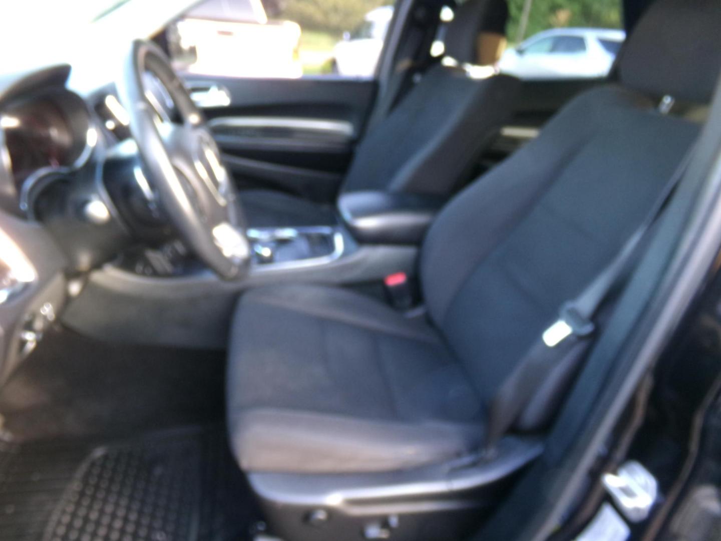 2015 Brilliant Black Pearl /Charcoal Dodge Durango SXT (1C4RDHAG3FC) with an 3.6L V6 DOHC 24V engine, 8-Speed Automatic transmission, located at 400 First NW, Bearden, AR, 71720, (870) 687-3414, 0.000000, 0.000000 - Photo#10