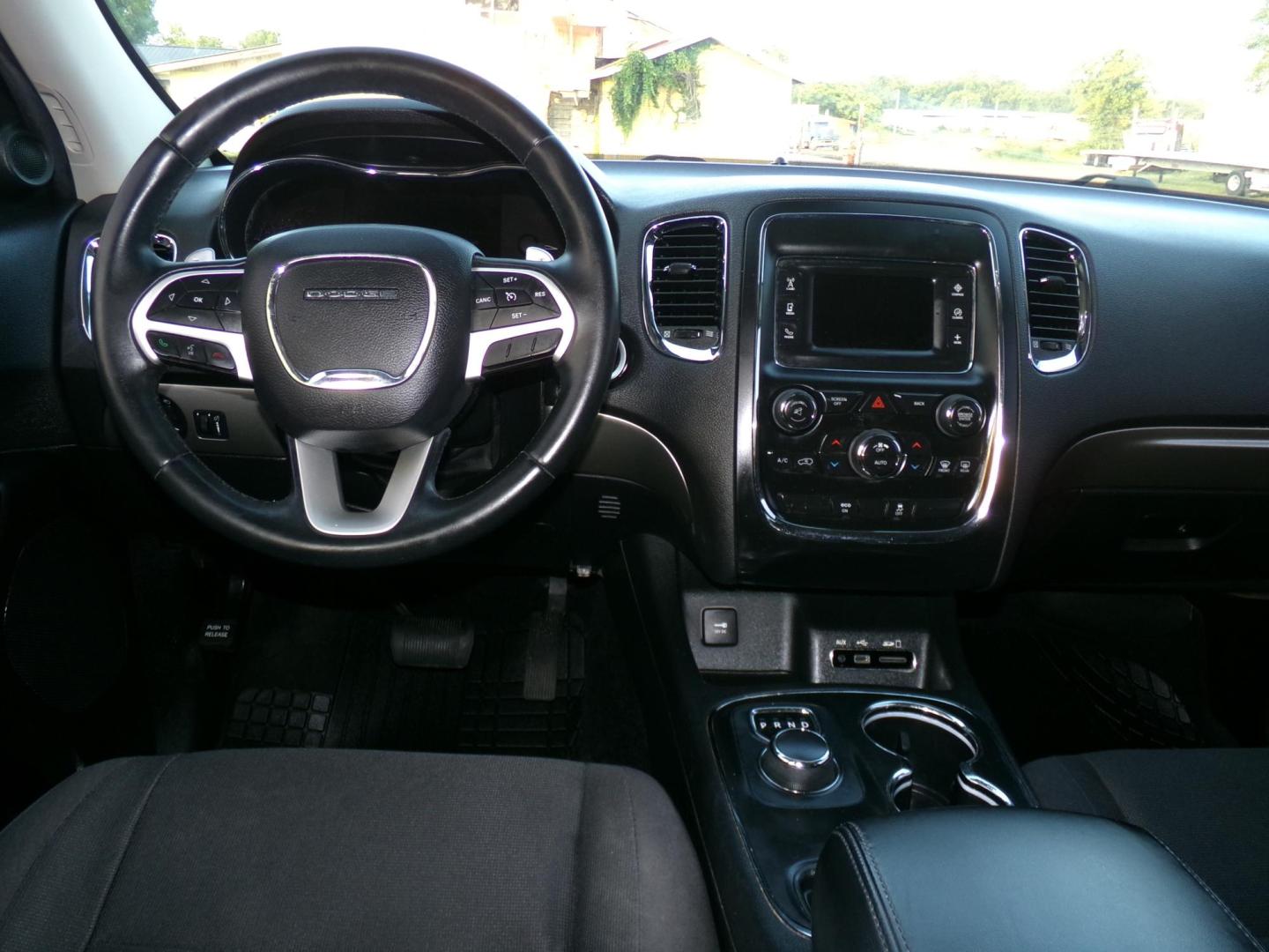 2015 Brilliant Black Pearl /Charcoal Dodge Durango SXT (1C4RDHAG3FC) with an 3.6L V6 DOHC 24V engine, 8-Speed Automatic transmission, located at 400 First NW, Bearden, AR, 71720, (870) 687-3414, 0.000000, 0.000000 - Photo#22
