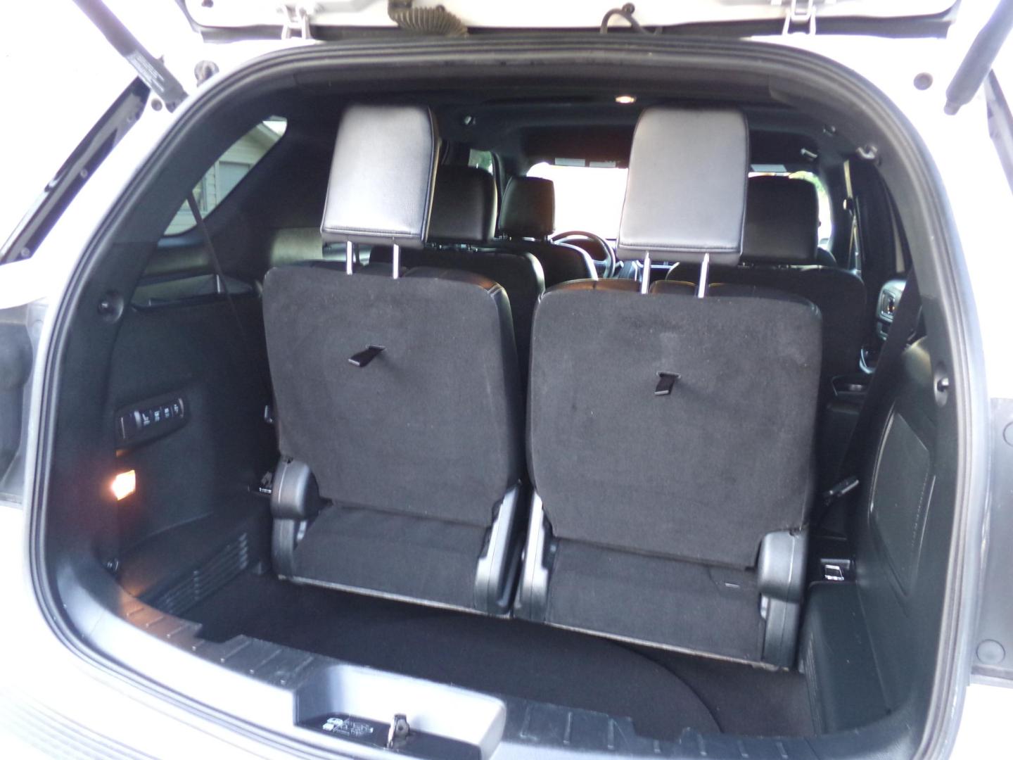2019 White /Black Ford Explorer Limited FWD (1FM5K7FH5KG) with an 2.3L L4 DOHC 16V engine, 6A transmission, located at 400 First NW, Bearden, AR, 71720, (870) 687-3414, 0.000000, 0.000000 - Photo#3
