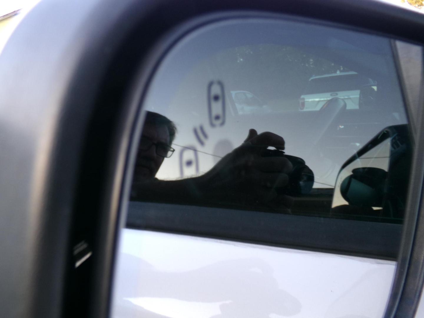 2019 White /Black Ford Explorer Limited FWD (1FM5K7FH5KG) with an 2.3L L4 DOHC 16V engine, 6A transmission, located at 400 First NW, Bearden, AR, 71720, (870) 687-3414, 0.000000, 0.000000 - Photo#24