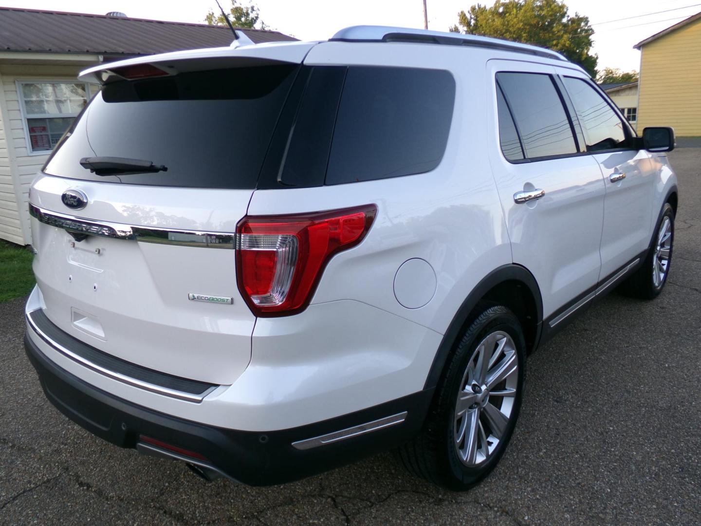 2019 White /Black Ford Explorer Limited FWD (1FM5K7FH5KG) with an 2.3L L4 DOHC 16V engine, 6A transmission, located at 400 First NW, Bearden, AR, 71720, (870) 687-3414, 0.000000, 0.000000 - Photo#30