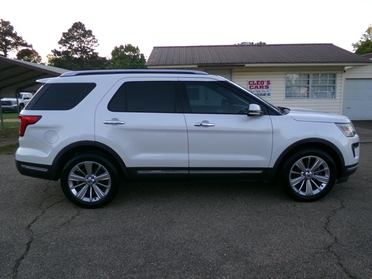 2019 White /Black Ford Explorer Limited FWD (1FM5K7FH5KG) with an 2.3L L4 DOHC 16V engine, 6A transmission, located at 400 First NW, Bearden, AR, 71720, (870) 687-3414, 0.000000, 0.000000 - Photo#31
