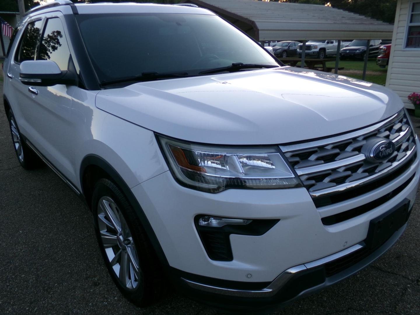 2019 White /Black Ford Explorer Limited FWD (1FM5K7FH5KG) with an 2.3L L4 DOHC 16V engine, 6A transmission, located at 400 First NW, Bearden, AR, 71720, (870) 687-3414, 0.000000, 0.000000 - Photo#33