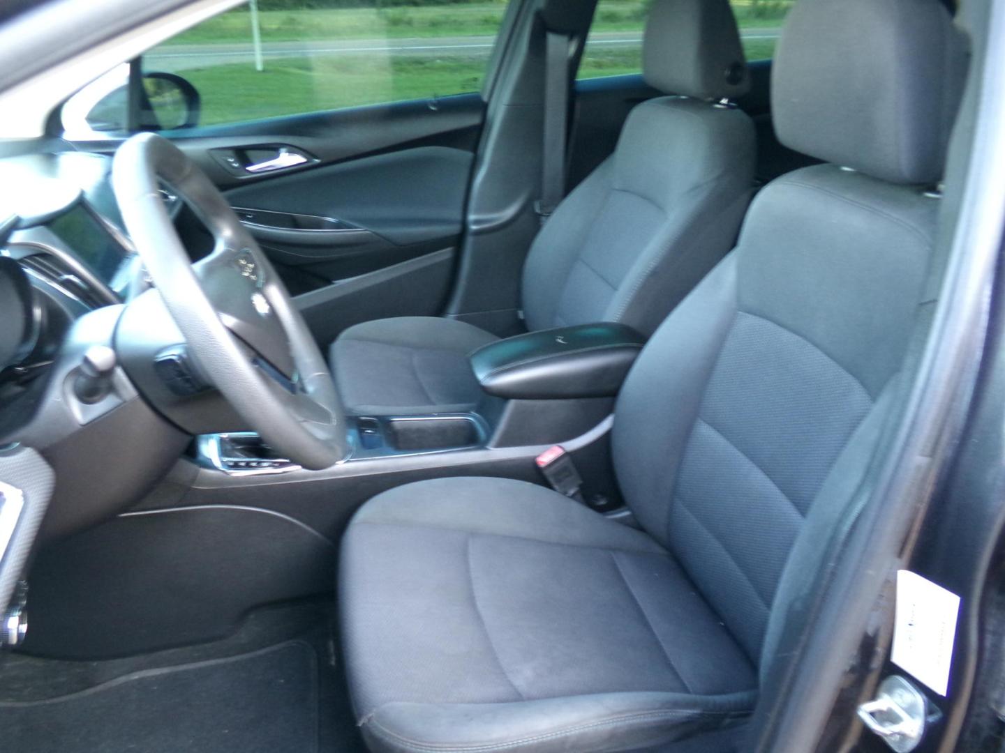 2016 Carbon Flash Metallic /Black Chevrolet Cruze LT Auto (1G1BE5SM4G7) with an 1.4L L4 DOHC 16V TURBO engine, 6-Speed Automatic transmission, located at 400 First NW, Bearden, AR, 71720, (870) 687-3414, 0.000000, 0.000000- Photo#7