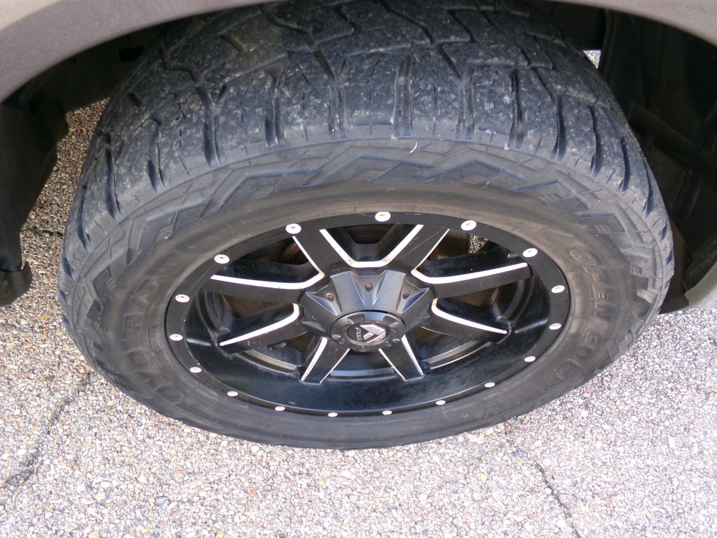 2018 Granite Crystal Metallic /Black RAM 1500 Laramie Quad Cab 2WD (1C6RR6JTXJS) with an 5.7L V8 OHV 16V engine, 8-speed automatic transmission, located at 400 First NW, Bearden, AR, 71720, (870) 687-3414, 0.000000, 0.000000- Photo#4