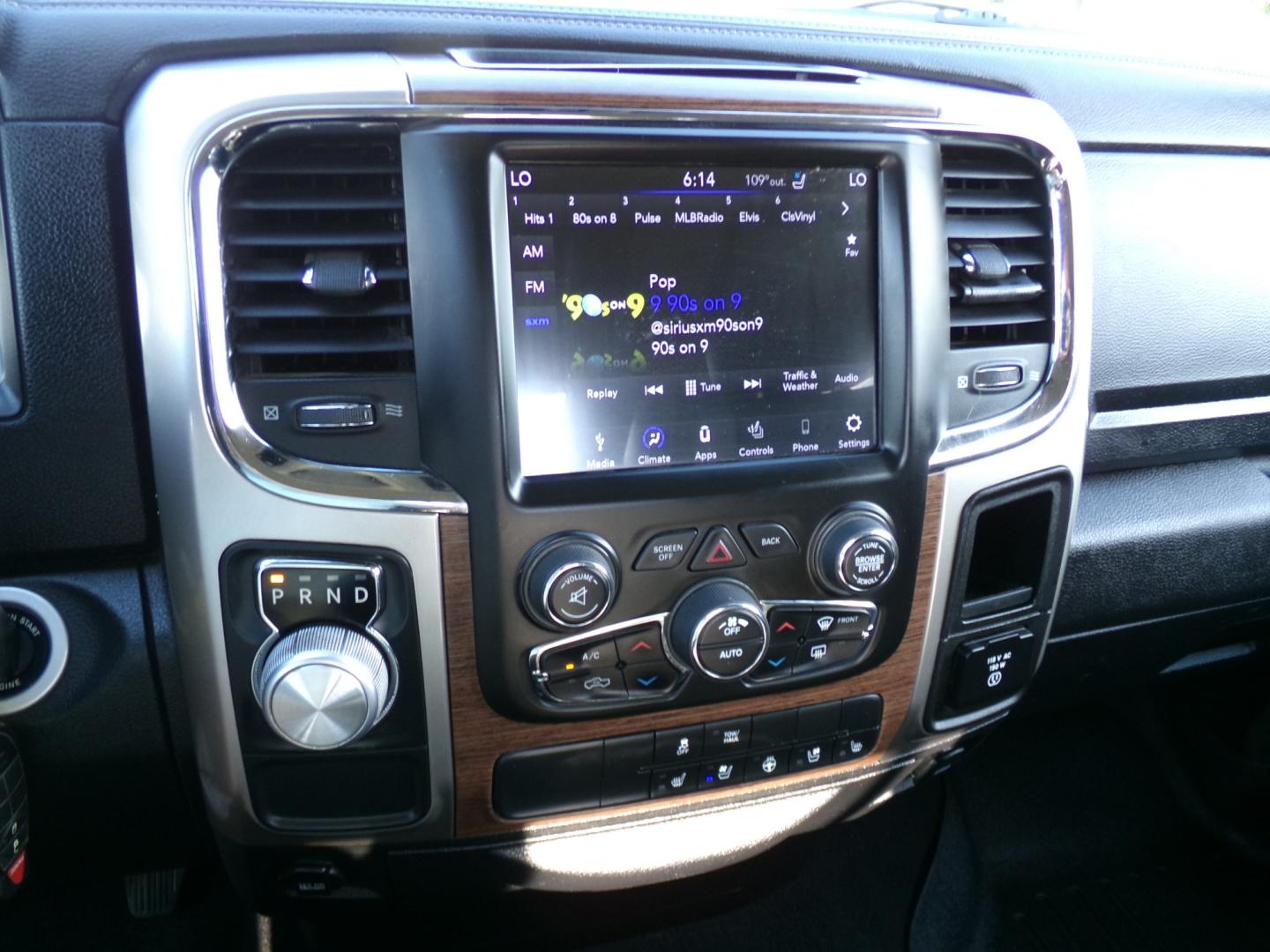 2018 Granite Crystal Metallic /Black RAM 1500 Laramie Quad Cab 2WD (1C6RR6JTXJS) with an 5.7L V8 OHV 16V engine, 8-speed automatic transmission, located at 400 First NW, Bearden, AR, 71720, (870) 687-3414, 0.000000, 0.000000- Photo#10