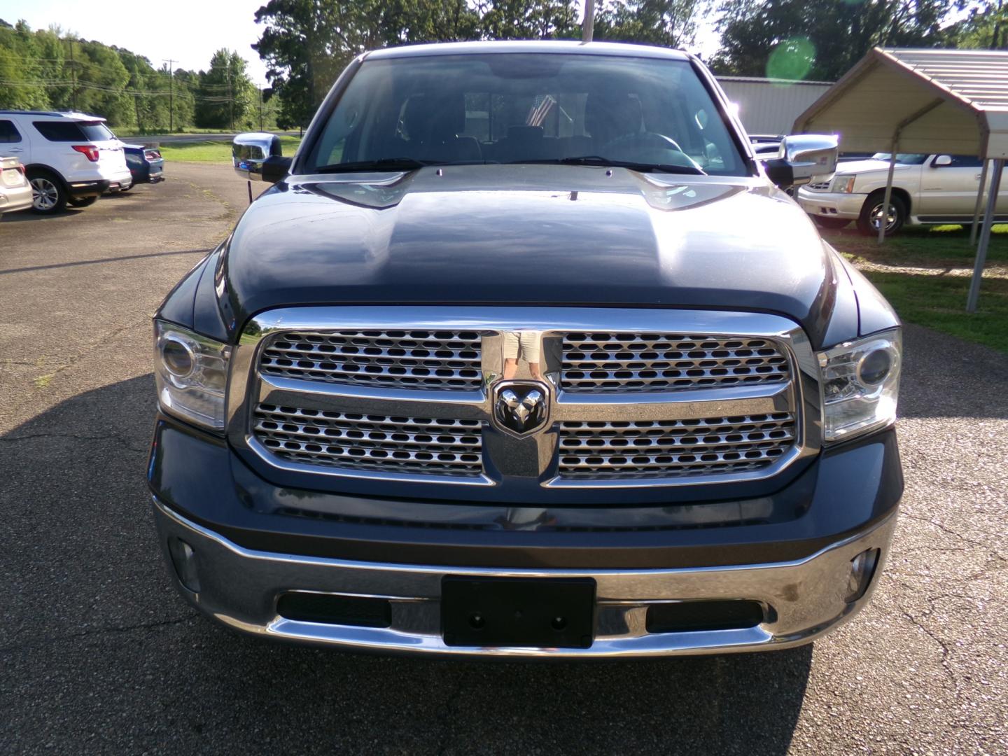 2018 Granite Crystal Metallic /Black RAM 1500 Laramie Quad Cab 2WD (1C6RR6JTXJS) with an 5.7L V8 OHV 16V engine, 8-speed automatic transmission, located at 400 First NW, Bearden, AR, 71720, (870) 687-3414, 0.000000, 0.000000- Photo#28