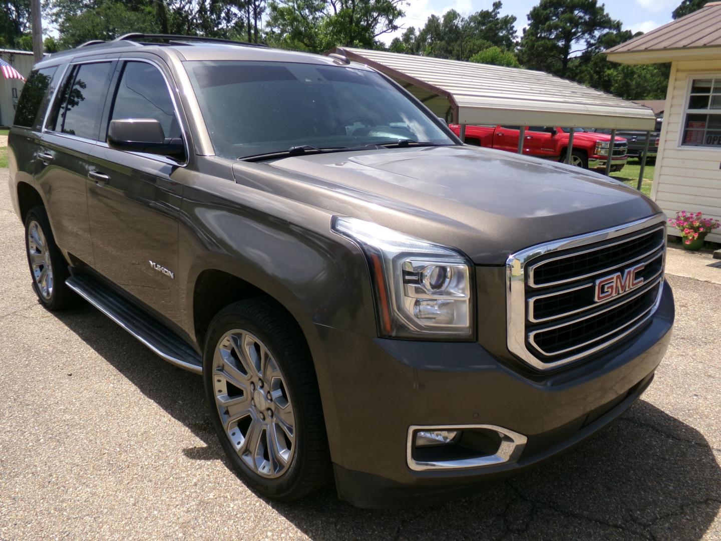 2015 Subterranean Metallic /Brown GMC Yukon SLT 2WD (1GKS1BKC8FR) with an 5.3L V8 OHV 16V engine, 6-Speed Automatic transmission, located at 400 First NW, Bearden, AR, 71720, (870) 687-3414, 0.000000, 0.000000- Photo#0