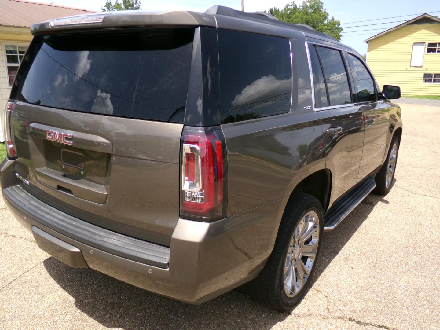 2015 Subterranean Metallic /Brown GMC Yukon SLT 2WD (1GKS1BKC8FR) with an 5.3L V8 OHV 16V engine, 6-Speed Automatic transmission, located at 400 First NW, Bearden, AR, 71720, (870) 687-3414, 0.000000, 0.000000- Photo#2