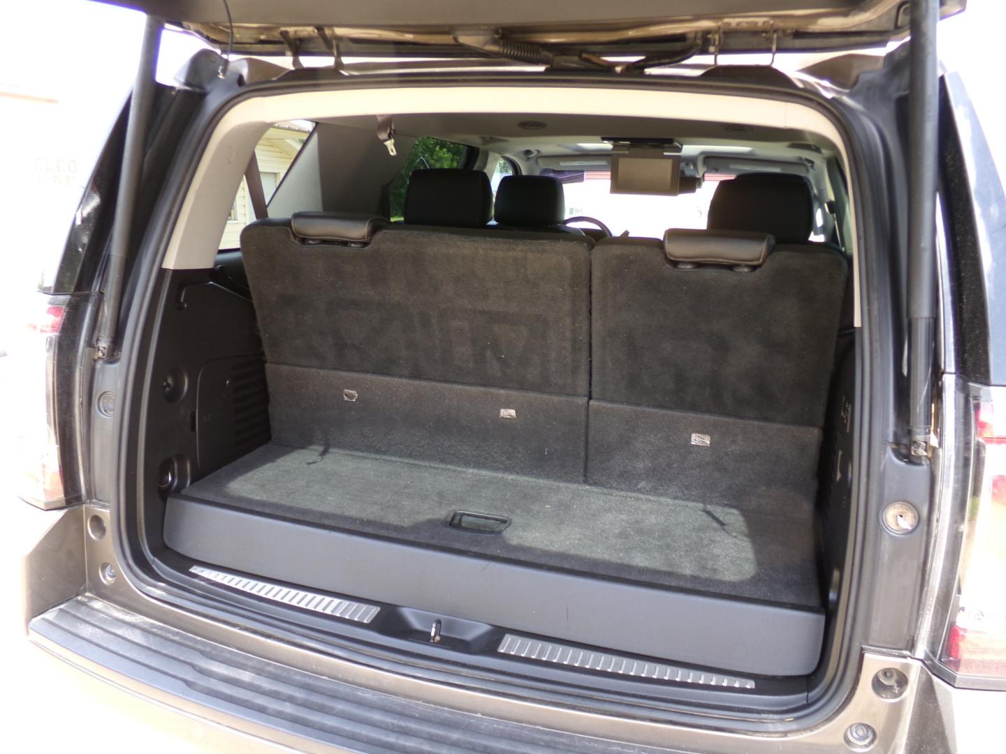 2015 Subterranean Metallic /Brown GMC Yukon SLT 2WD (1GKS1BKC8FR) with an 5.3L V8 OHV 16V engine, 6-Speed Automatic transmission, located at 400 First NW, Bearden, AR, 71720, (870) 687-3414, 0.000000, 0.000000- Photo#3