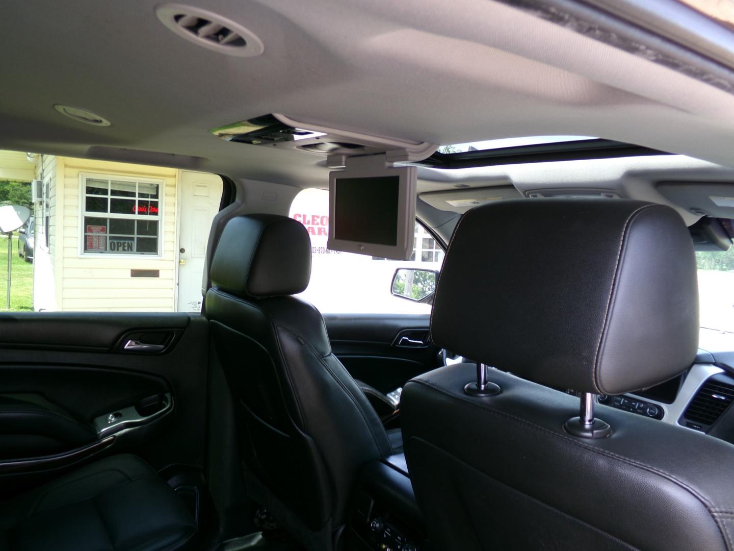 2015 Subterranean Metallic /Brown GMC Yukon SLT 2WD (1GKS1BKC8FR) with an 5.3L V8 OHV 16V engine, 6-Speed Automatic transmission, located at 400 First NW, Bearden, AR, 71720, (870) 687-3414, 0.000000, 0.000000- Photo#24